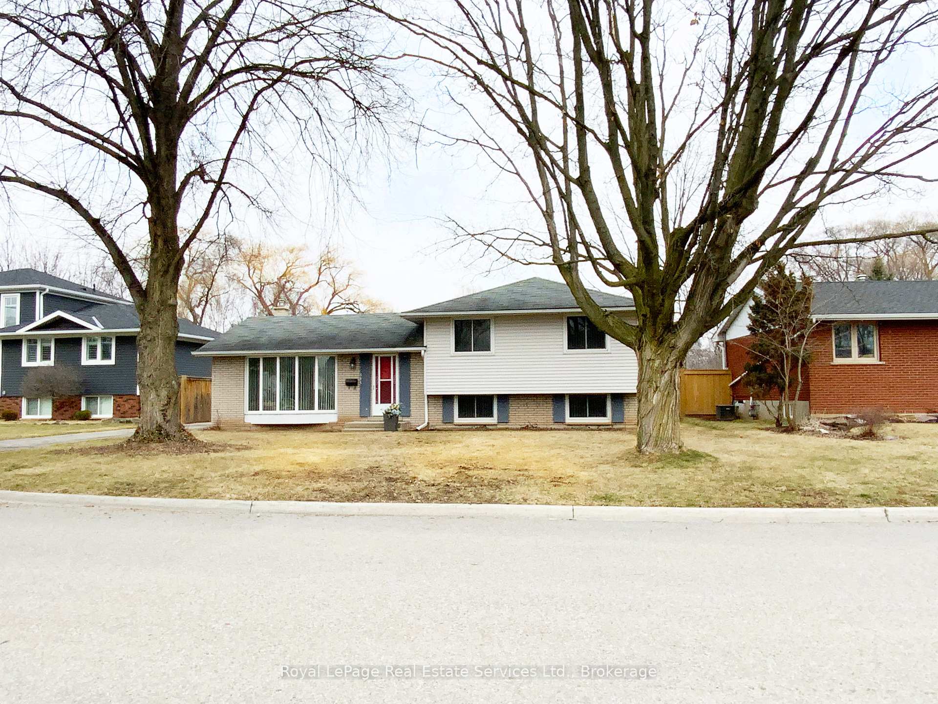 Photo 1 of 395 Erindale Drive, Burlington, Appleby — HOMEH