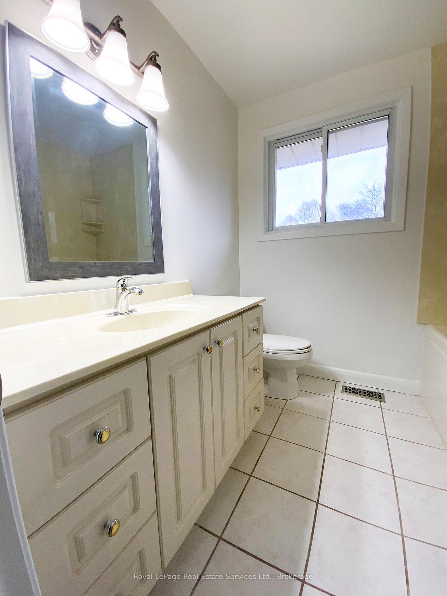 Photo 19 of 395 Erindale Drive, Burlington, Appleby — HOMEH