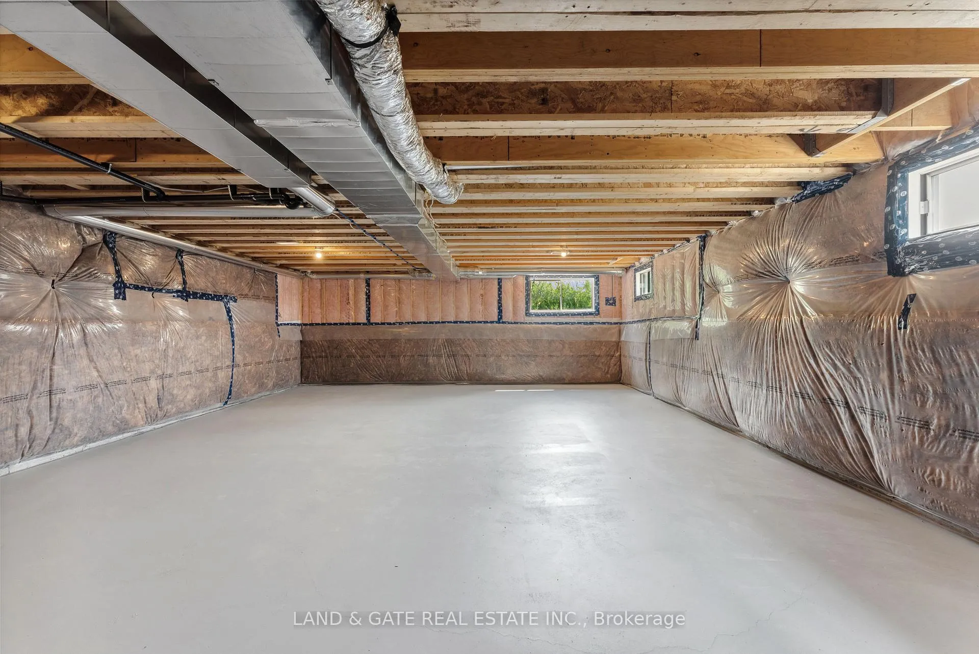 Photo 36 of 993 Queensdale Avenue, Oshawa, Donevan — HOMEH