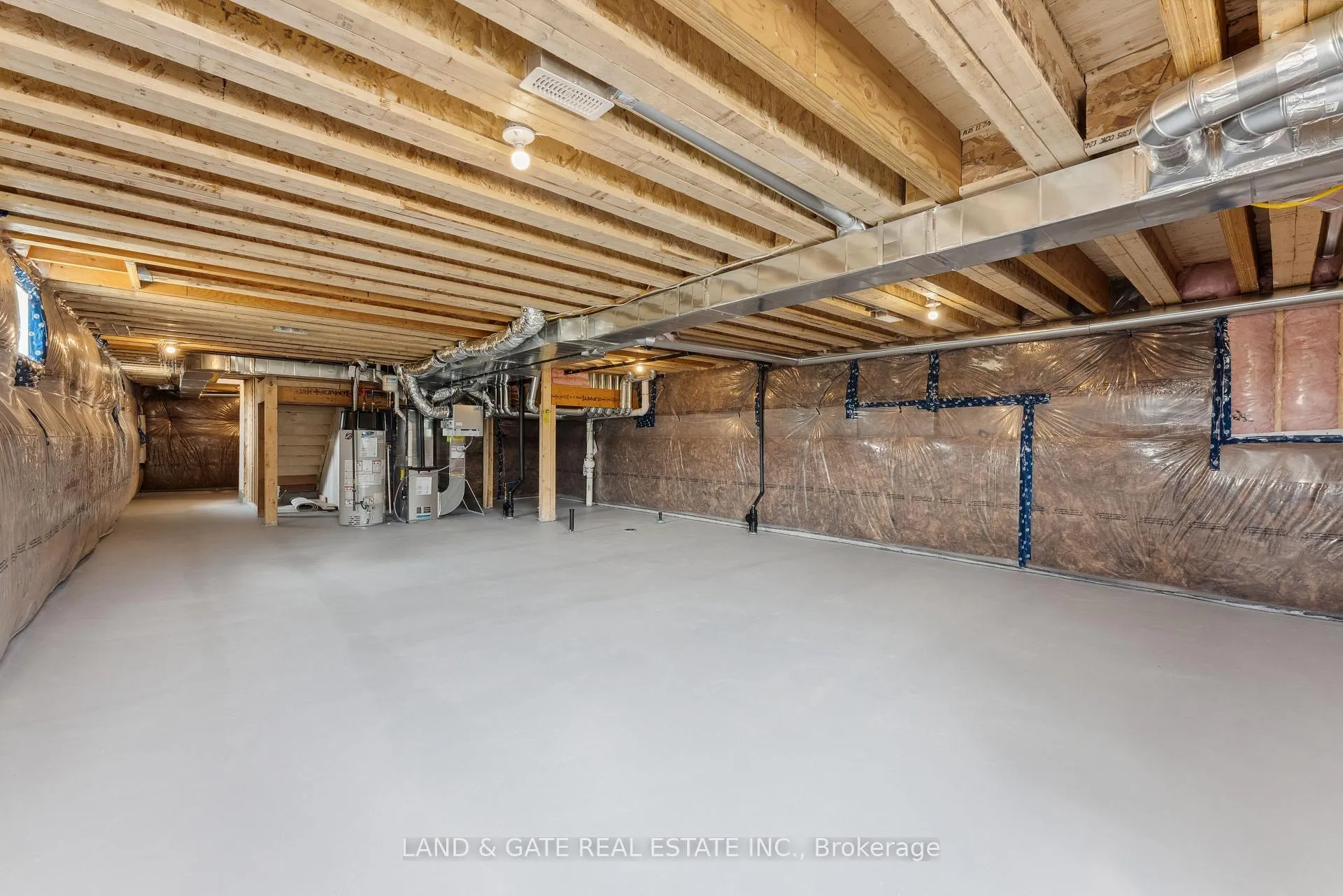 Photo 37 of 993 Queensdale Avenue, Oshawa, Donevan — HOMEH