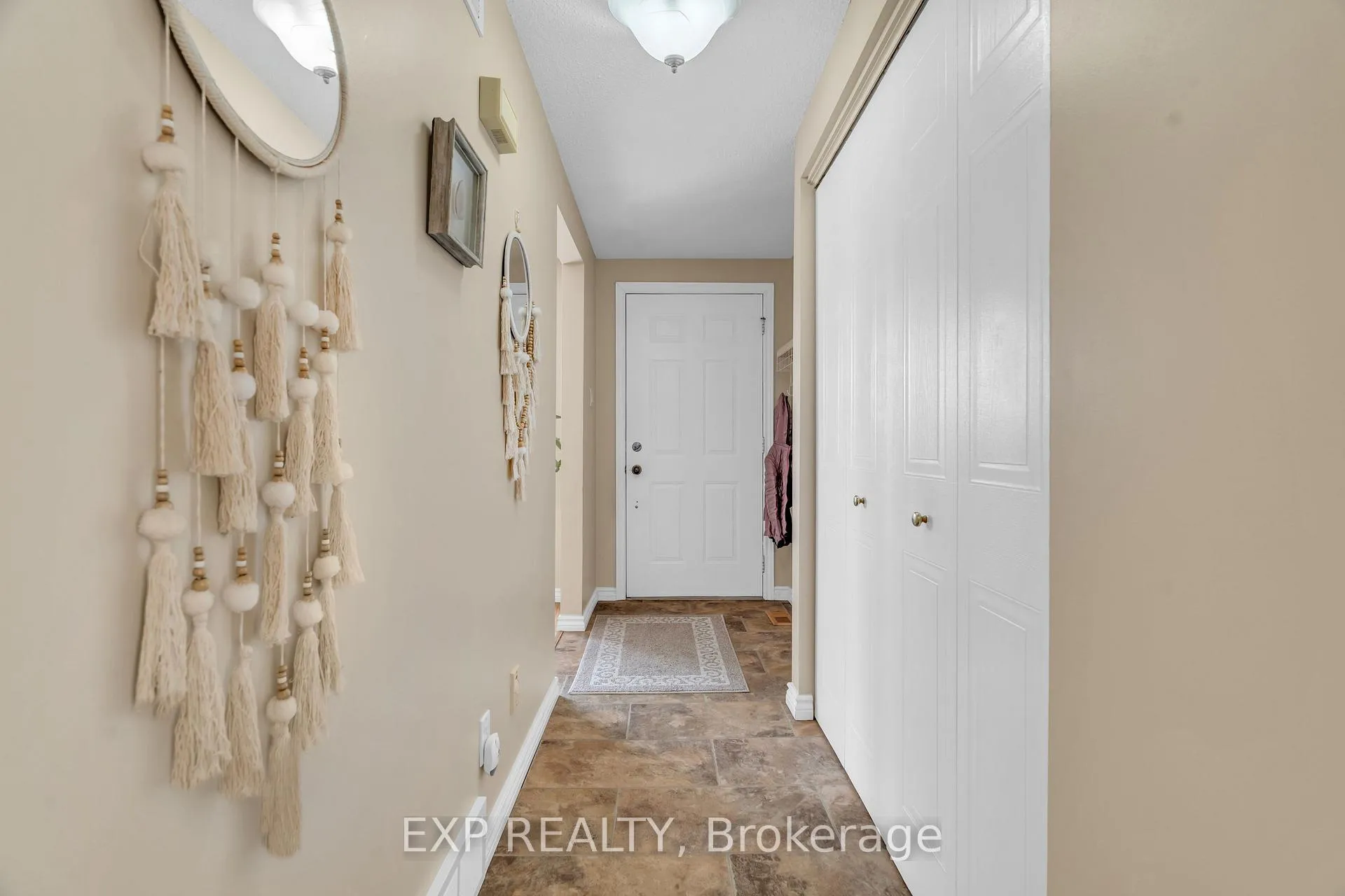 Photo 3 of Unit Unit A, 669 Pinerow Crescent, Waterloo — HOMEH
