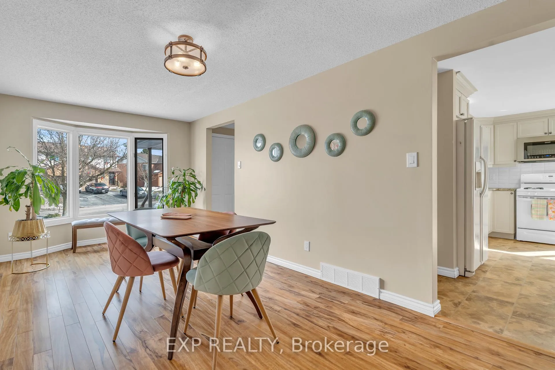 Photo 6 of Unit Unit A, 669 Pinerow Crescent, Waterloo — HOMEH