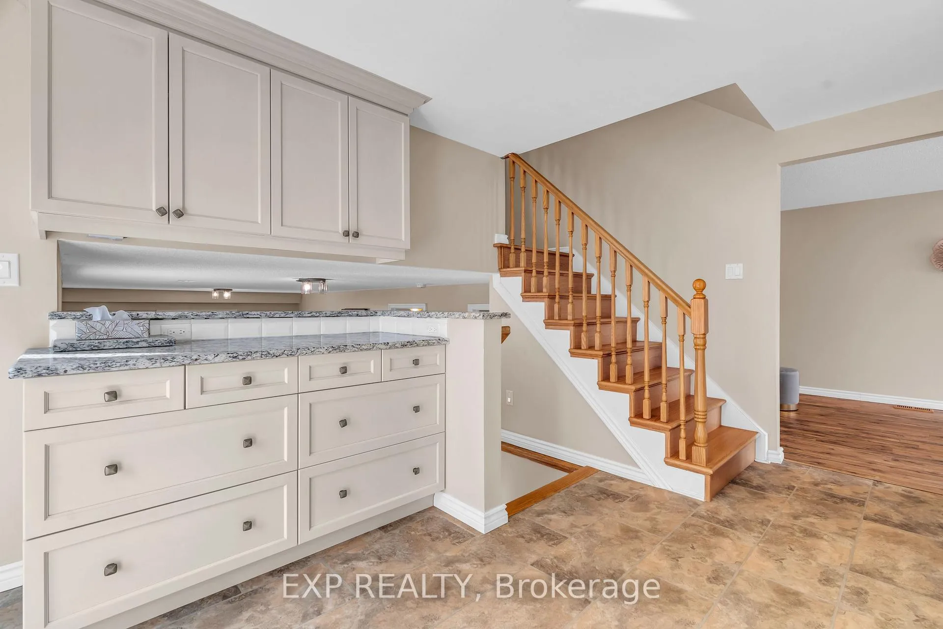 Photo 11 of Unit Unit A, 669 Pinerow Crescent, Waterloo — HOMEH
