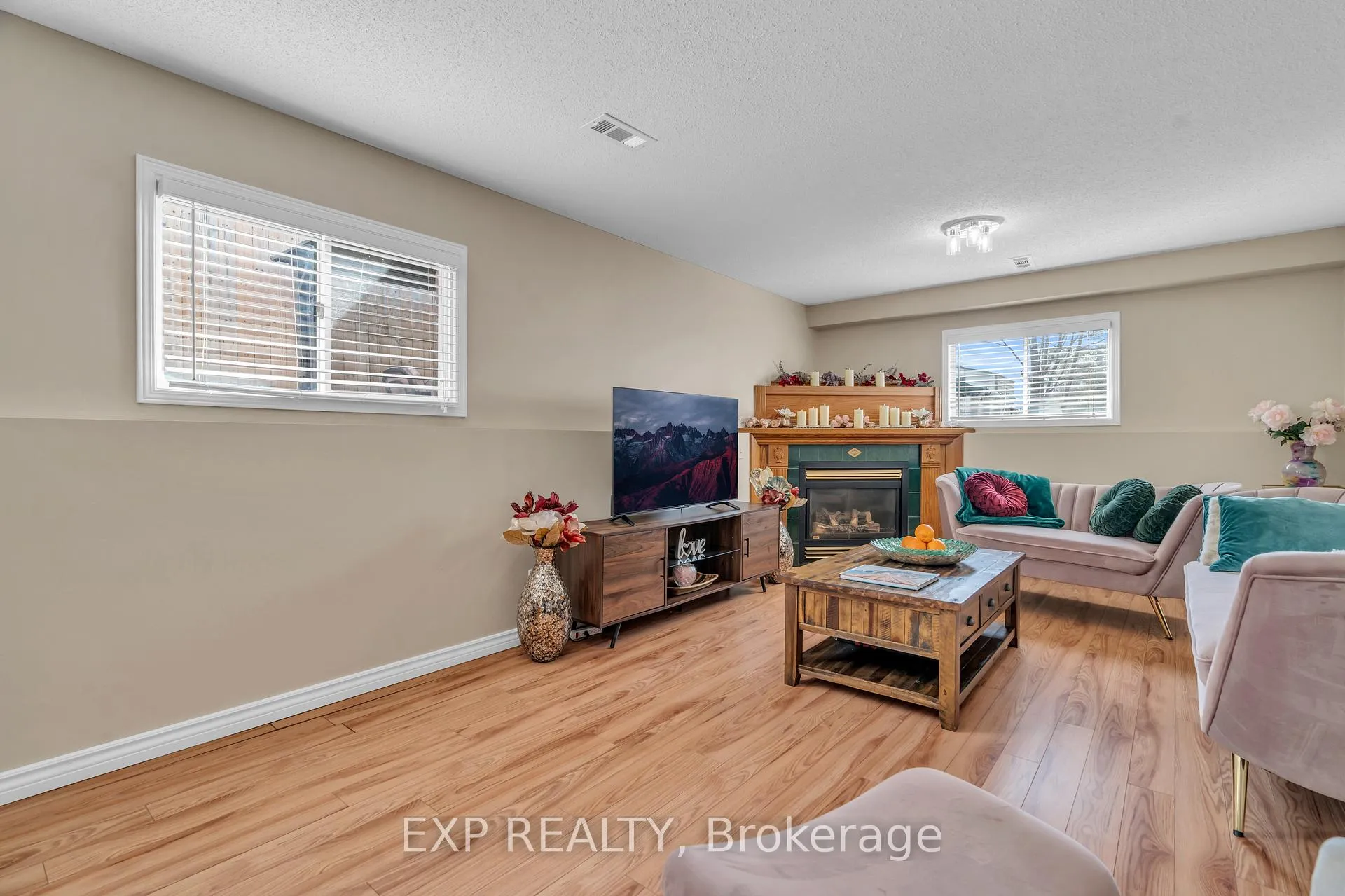 Photo 12 of Unit Unit A, 669 Pinerow Crescent, Waterloo — HOMEH