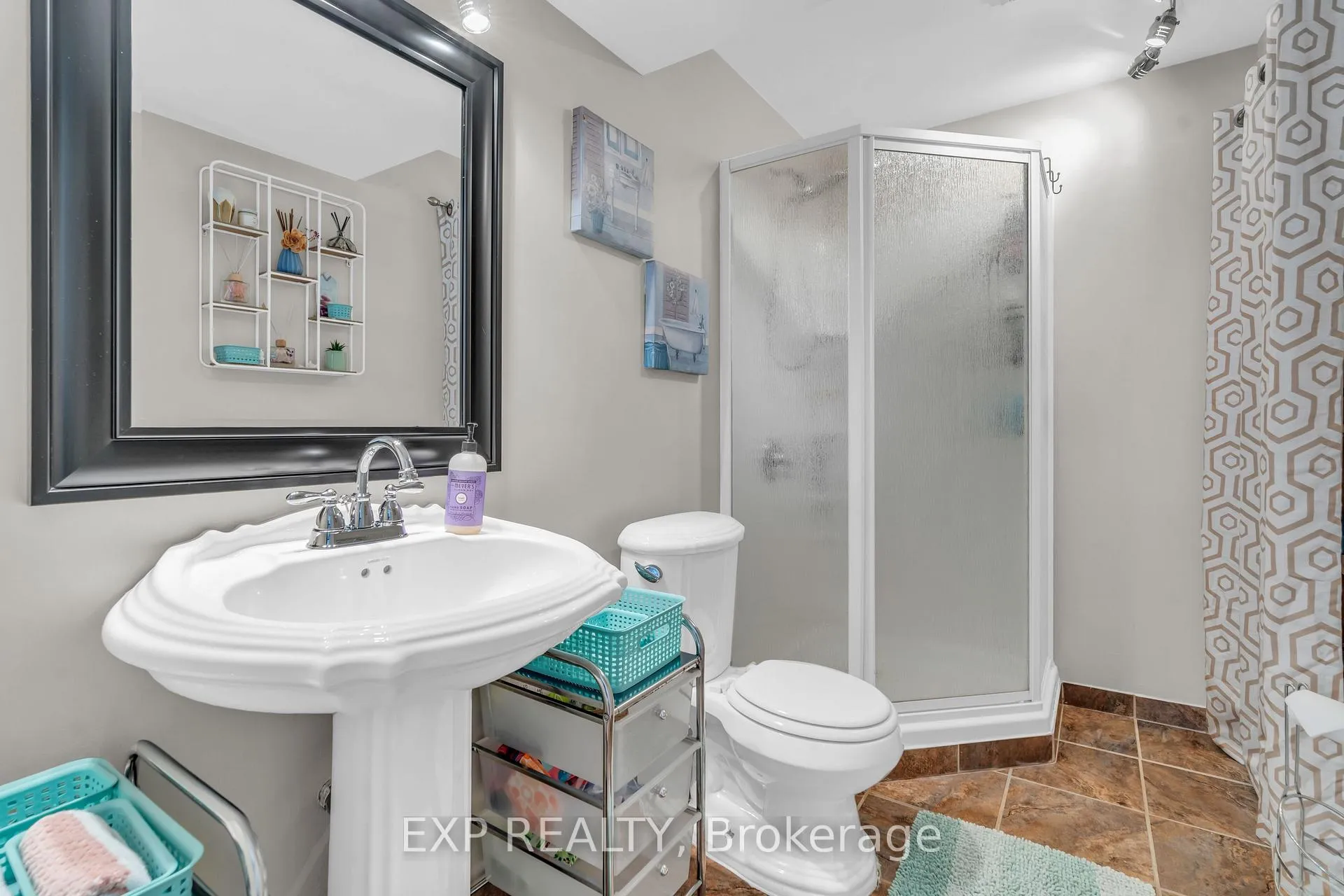 Photo 18 of Unit Unit A, 669 Pinerow Crescent, Waterloo — HOMEH