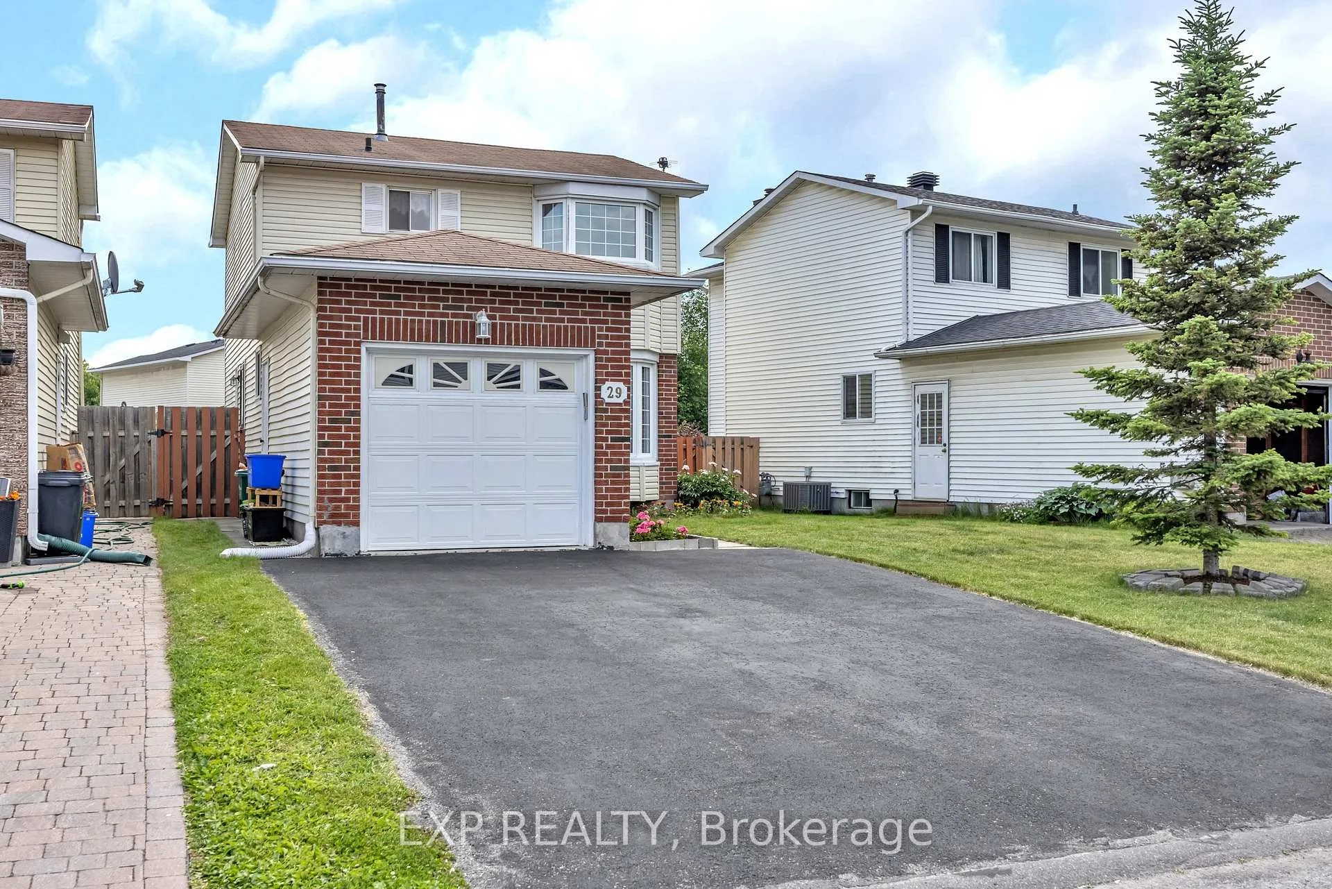 Photo 2 of 29 Gowrie Drive, Ottawa, Kanata - Glencairn/Hazeldean — HOMEH