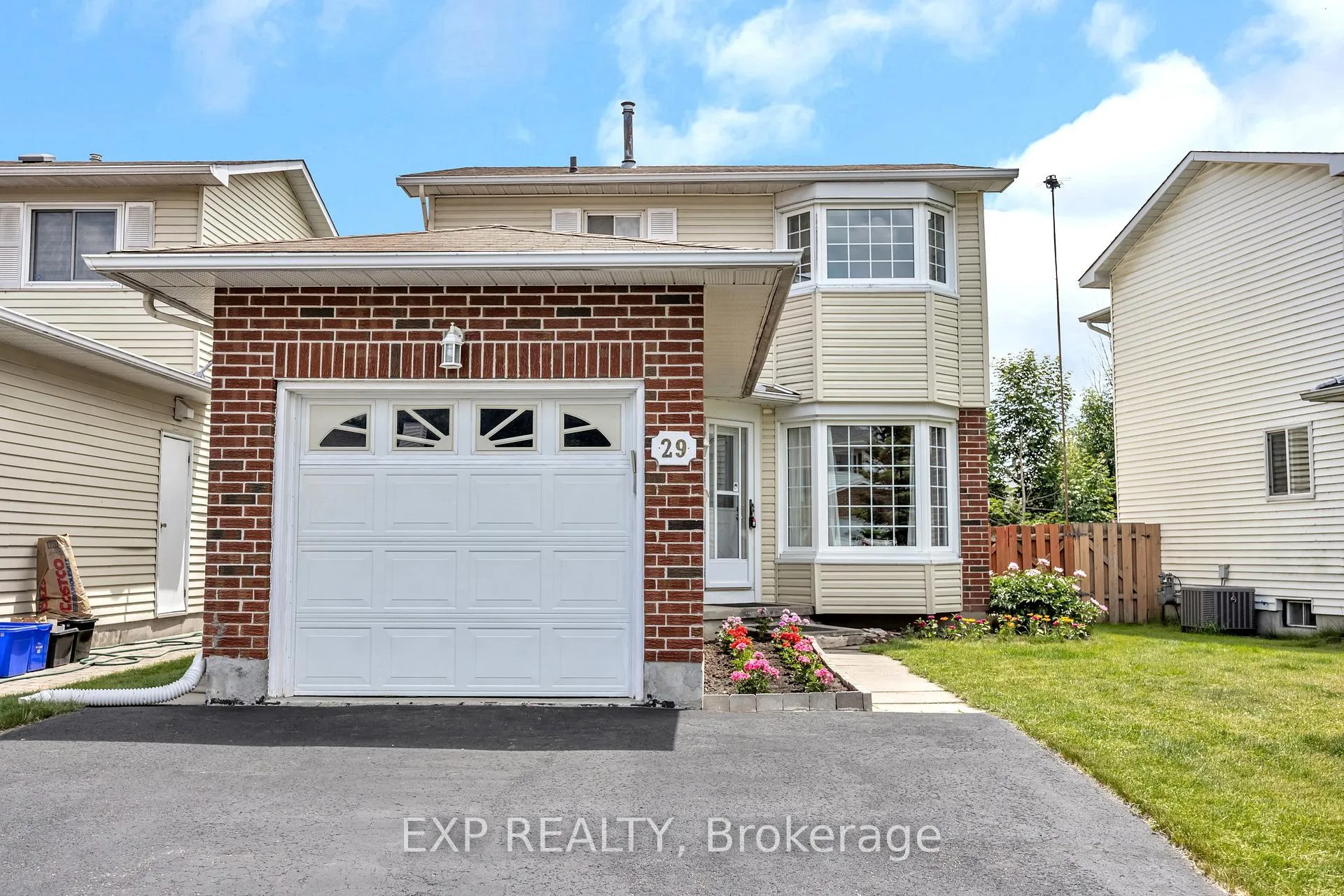 Photo 3 of 29 Gowrie Drive, Ottawa, Kanata - Glencairn/Hazeldean — HOMEH
