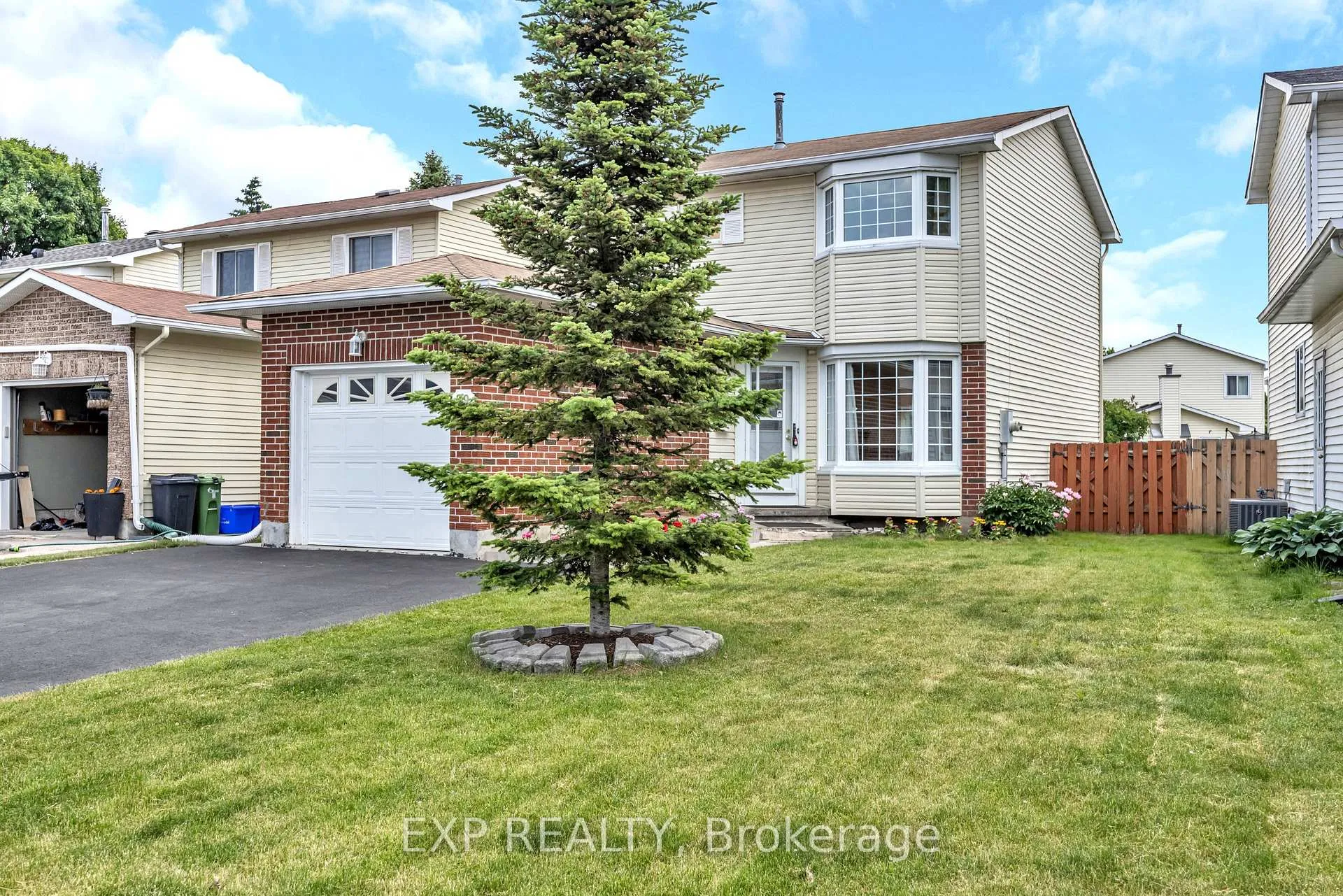 Photo 4 of 29 Gowrie Drive, Ottawa, Kanata - Glencairn/Hazeldean — HOMEH