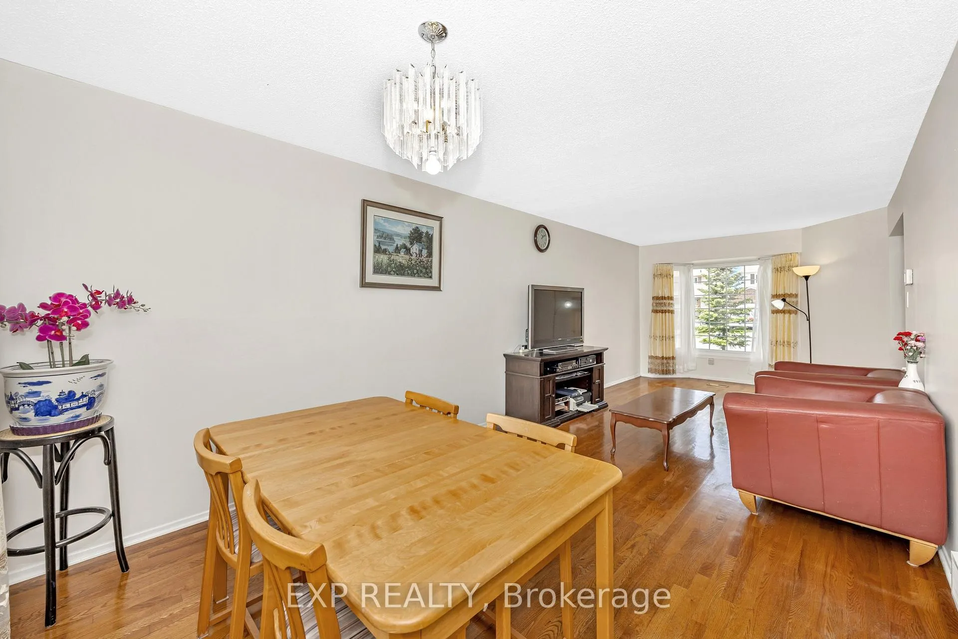 Photo 13 of 29 Gowrie Drive, Ottawa, Kanata - Glencairn/Hazeldean — HOMEH