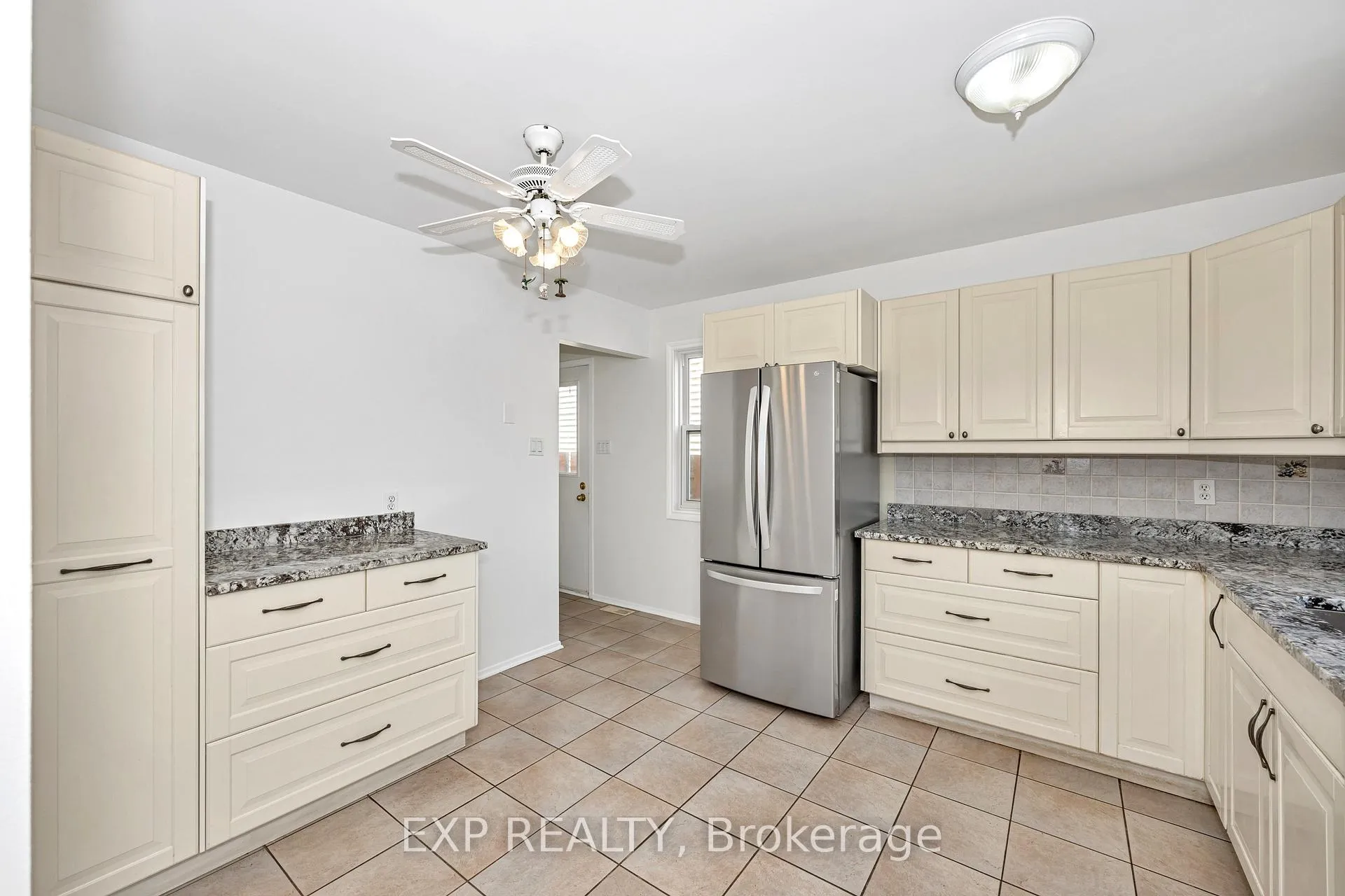Photo 15 of 29 Gowrie Drive, Ottawa, Kanata - Glencairn/Hazeldean — HOMEH