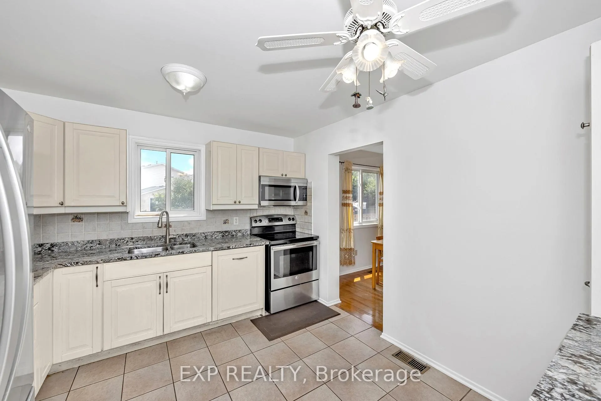 Photo 17 of 29 Gowrie Drive, Ottawa, Kanata - Glencairn/Hazeldean — HOMEH