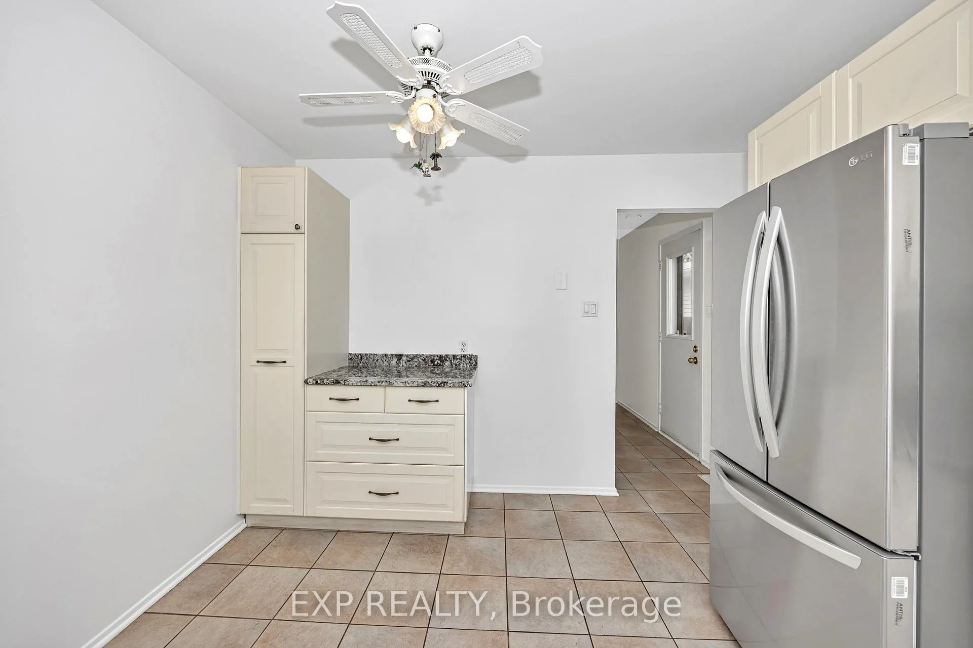 Photo 19 of 29 Gowrie Drive, Ottawa, Kanata - Glencairn/Hazeldean — HOMEH