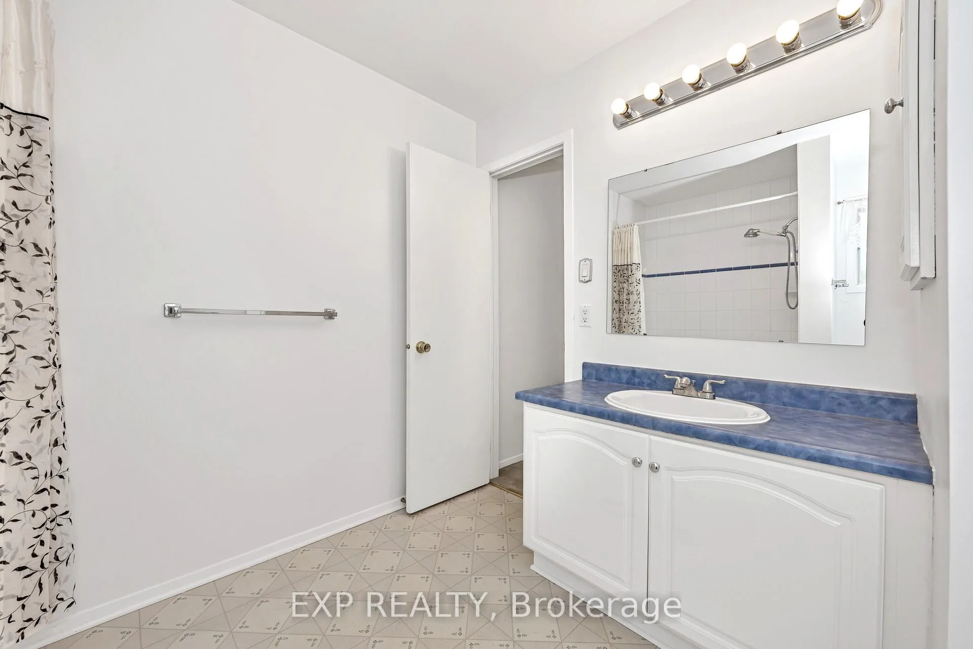 Photo 34 of 29 Gowrie Drive, Ottawa, Kanata - Glencairn/Hazeldean — HOMEH