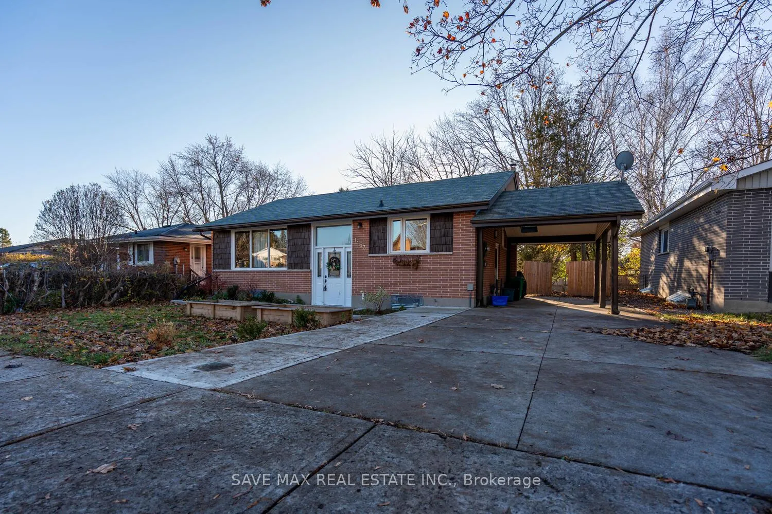Front of 1163 Algonquin Boulevard