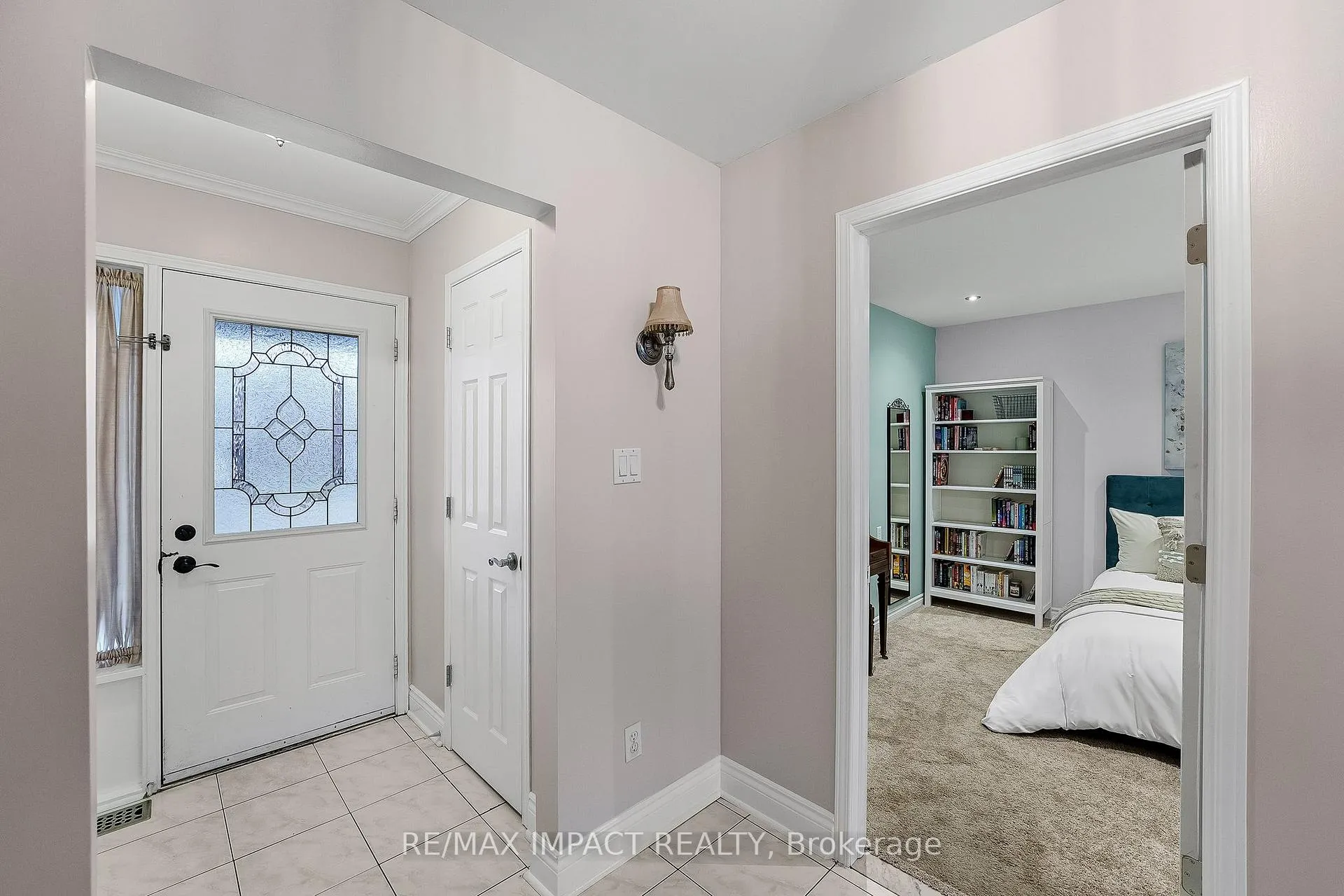 Photo 5 of 46 Windham Crescent, Clarington, Courtice — HOMEH