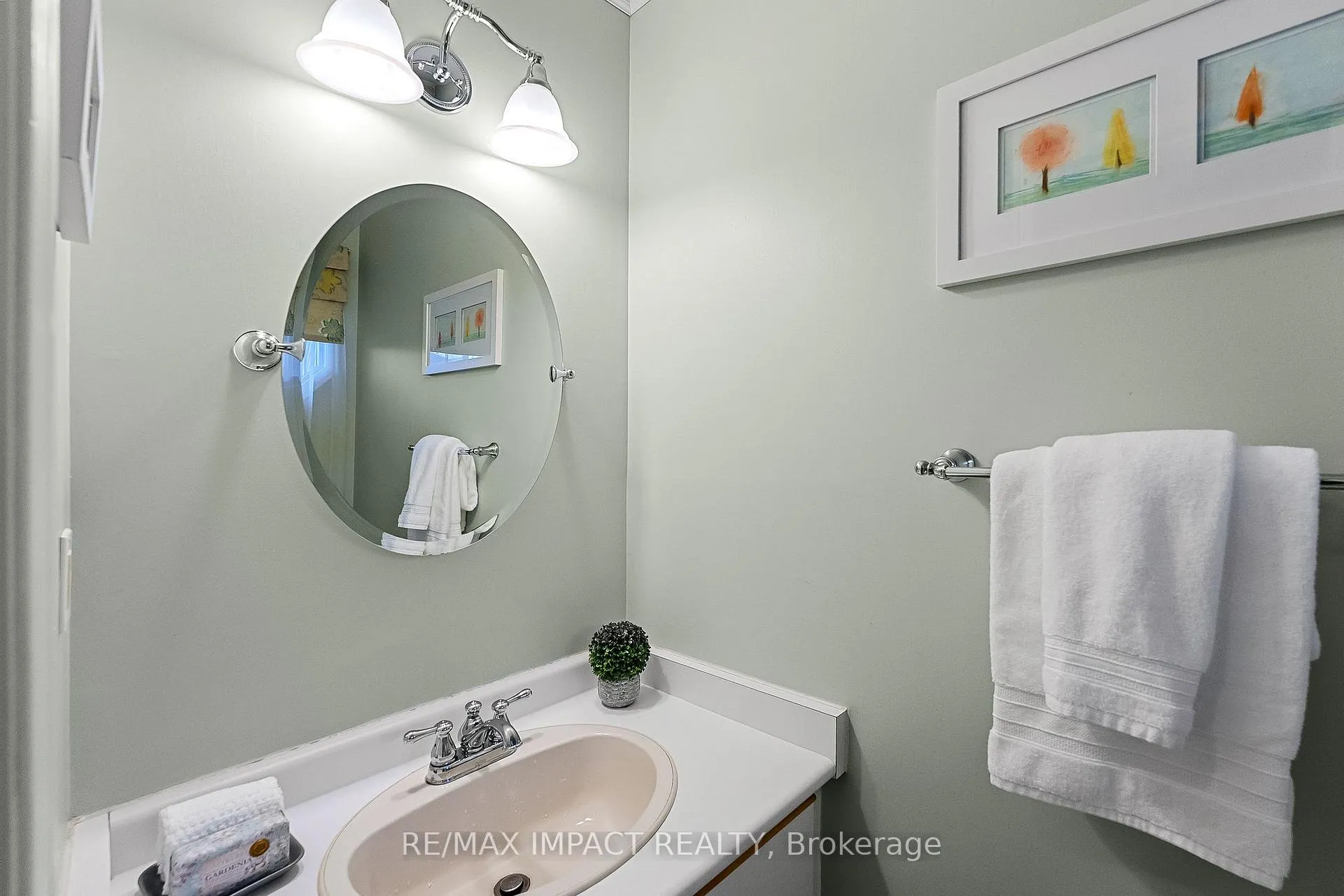 Photo 21 of 46 Windham Crescent, Clarington, Courtice — HOMEH