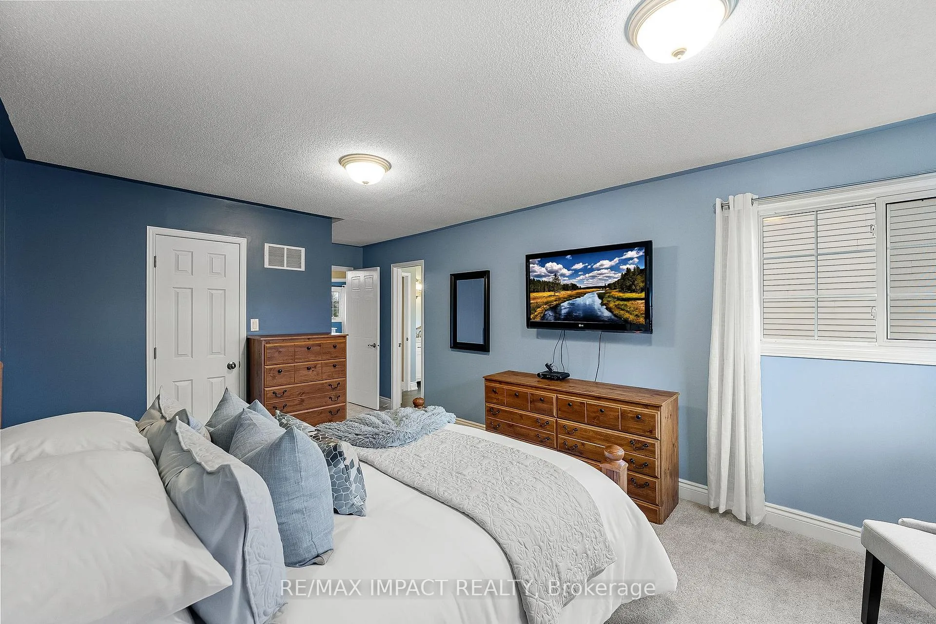 Photo 24 of 46 Windham Crescent, Clarington, Courtice — HOMEH