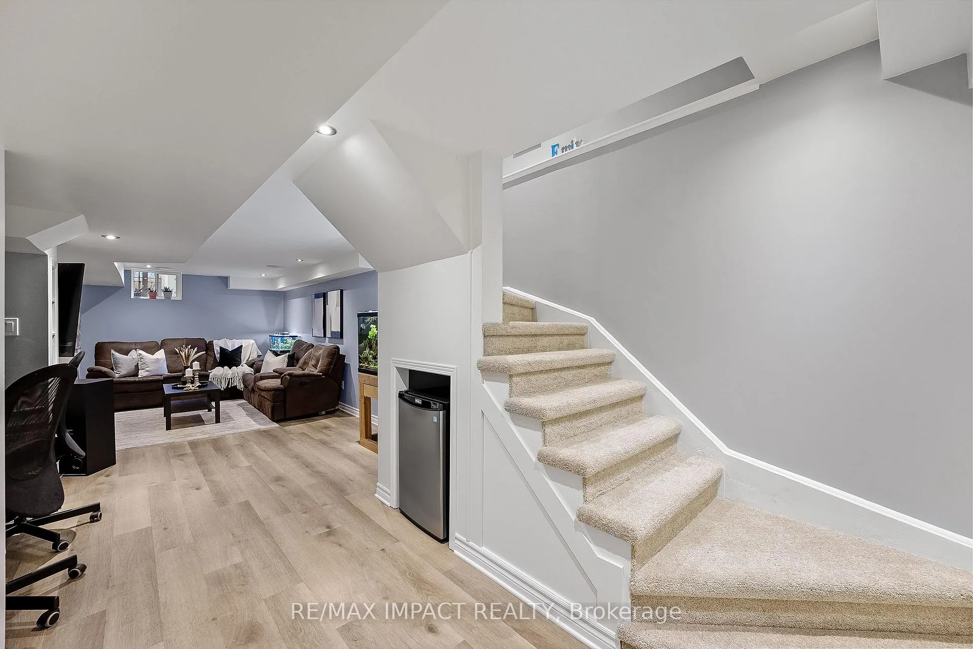 Photo 34 of 46 Windham Crescent, Clarington, Courtice — HOMEH