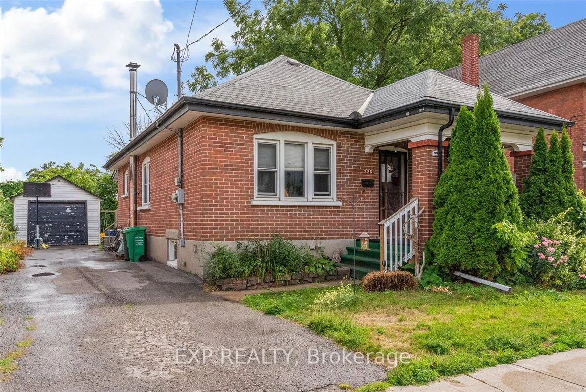 Photo 2 of 225 Mcgill Street, Peterborough, Otonabee Ward 1 — HOMEH