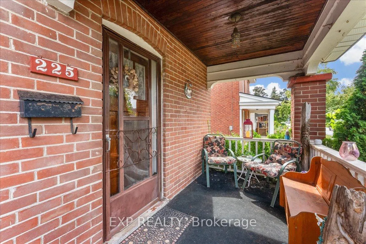 Photo 4 of 225 Mcgill Street, Peterborough, Otonabee Ward 1 — HOMEH