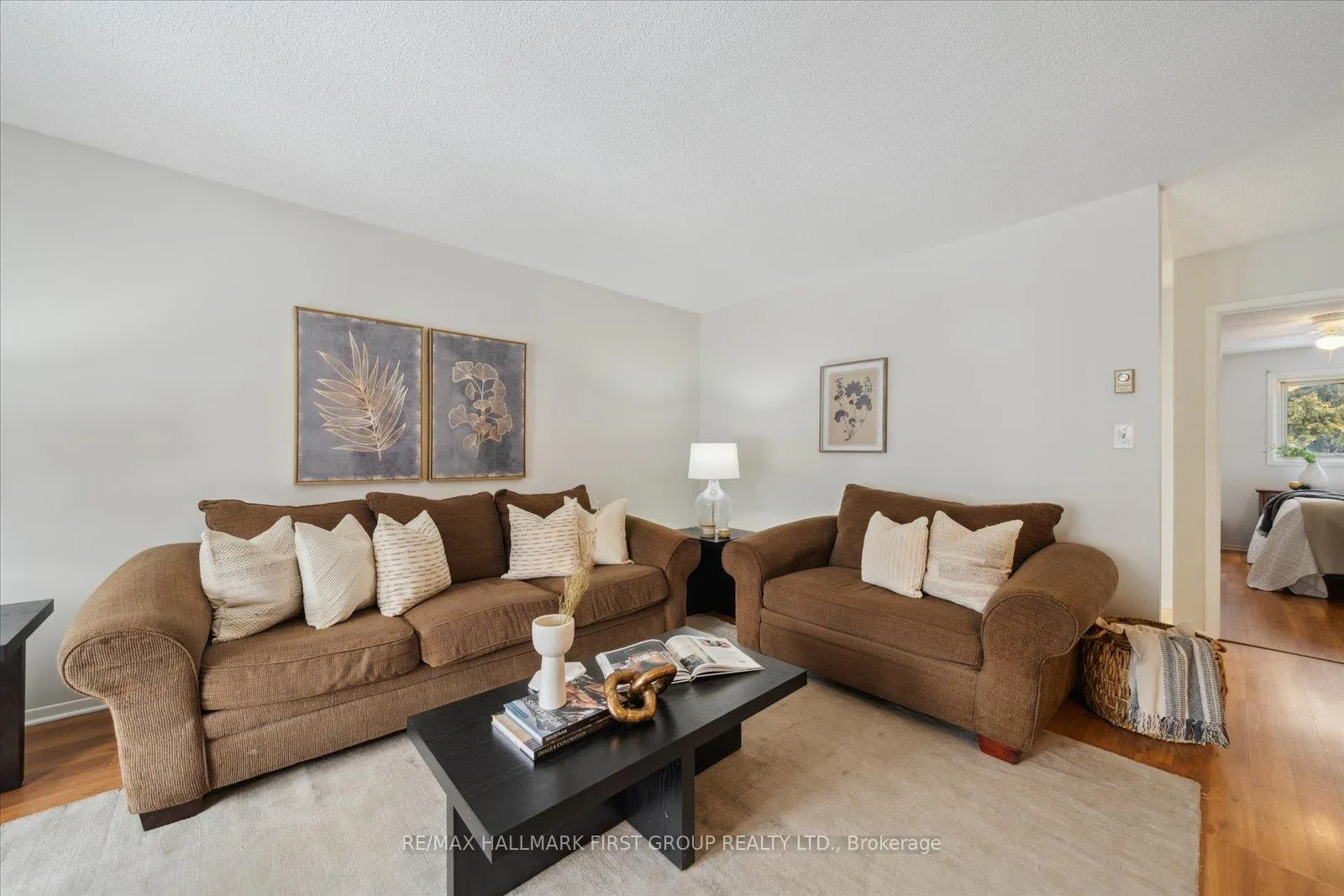 Photo 5 of 175 Londonderry Street, Oshawa, Vanier — HOMEH