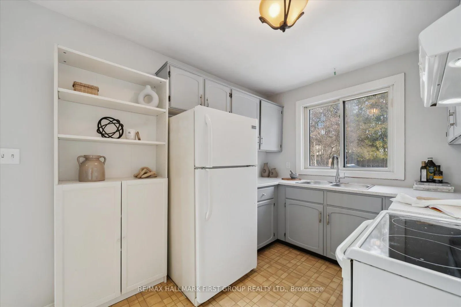 Photo 9 of 175 Londonderry Street, Oshawa, Vanier — HOMEH