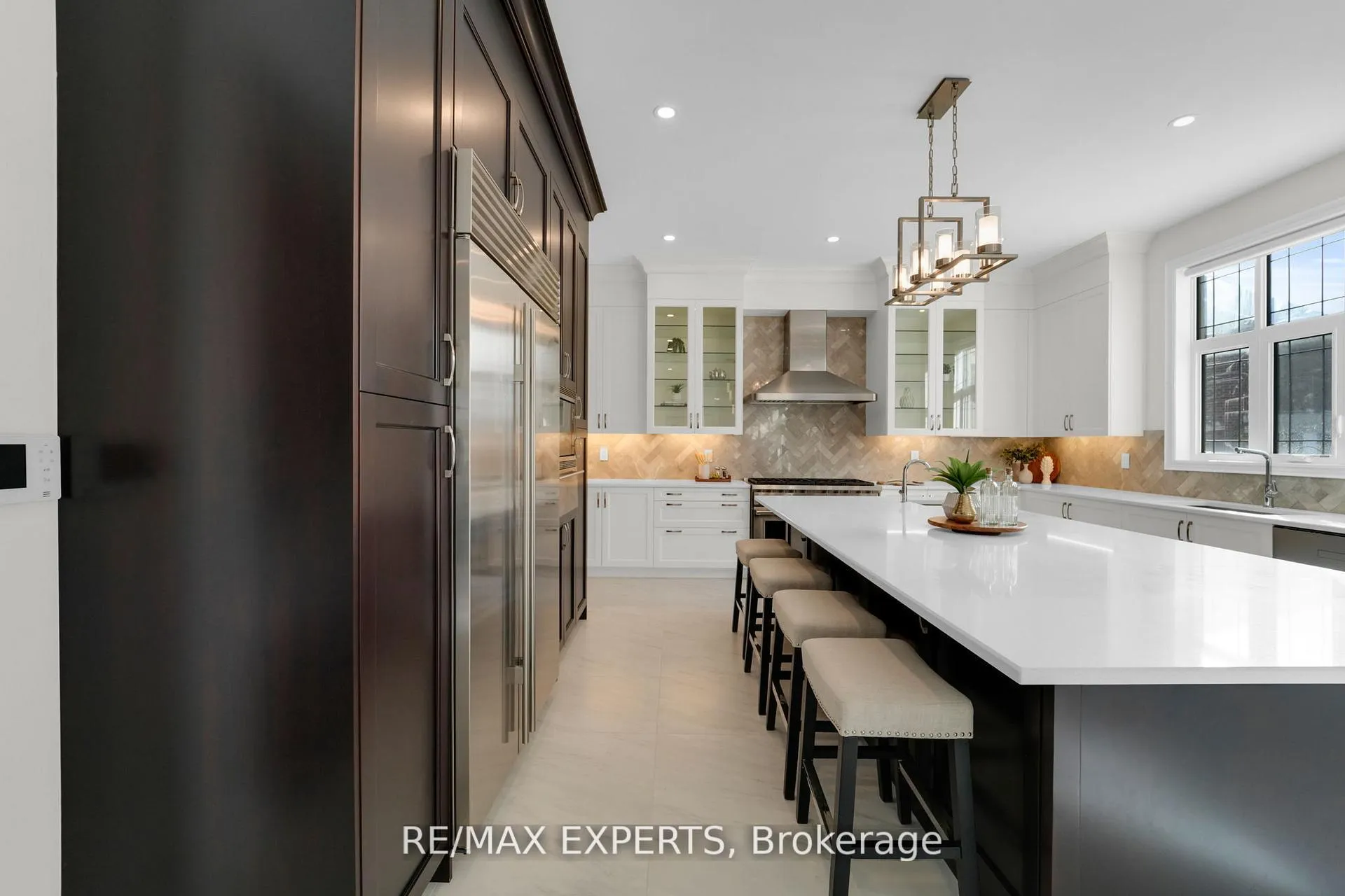 Photo 10 of 136 Lady Jessica Drive, Vaughan, Patterson — HOMEH