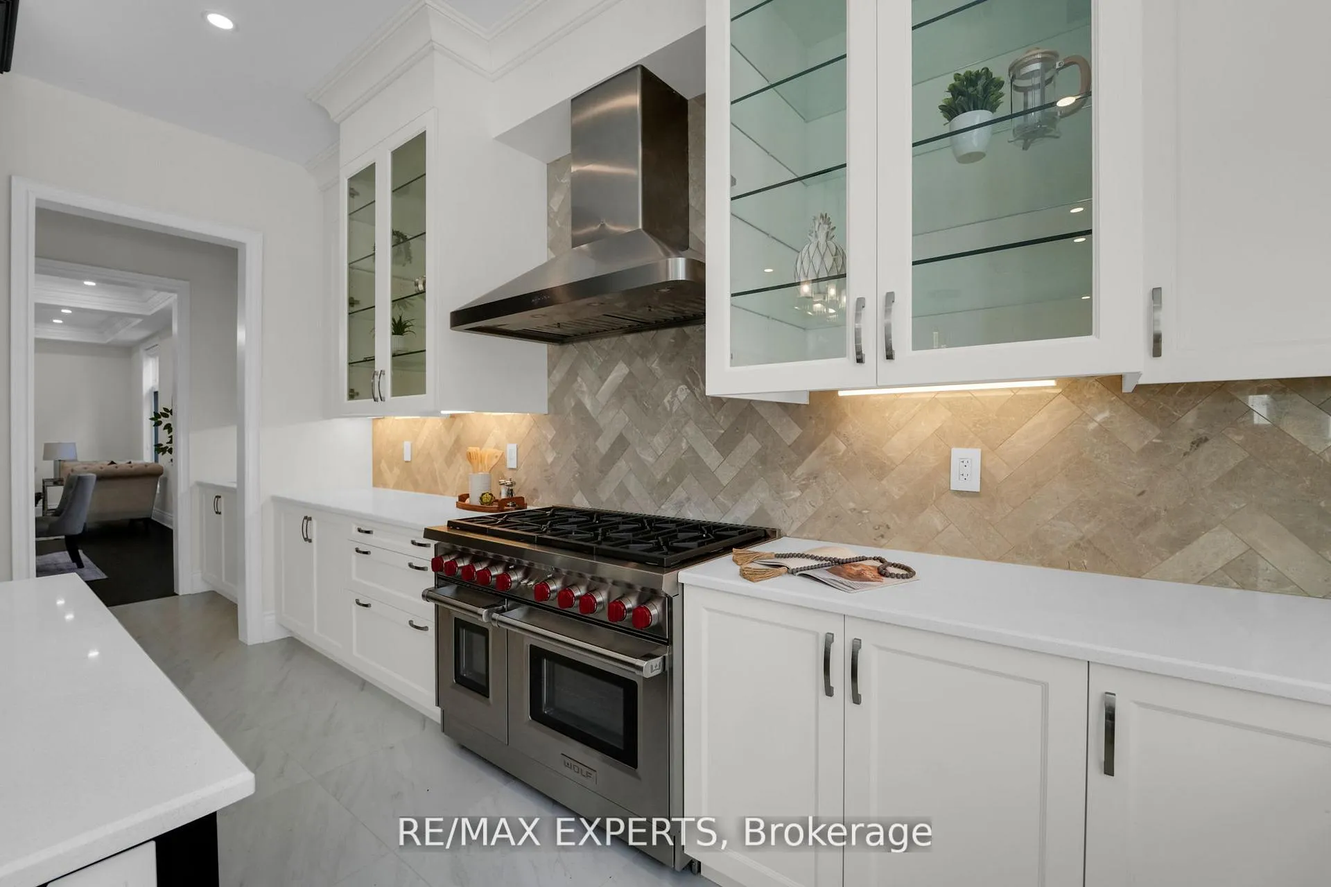 Photo 11 of 136 Lady Jessica Drive, Vaughan, Patterson — HOMEH