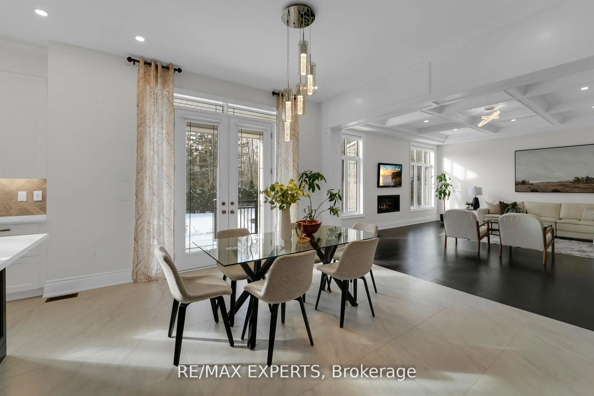 Photo 15 of 136 Lady Jessica Drive, Vaughan, Patterson — HOMEH