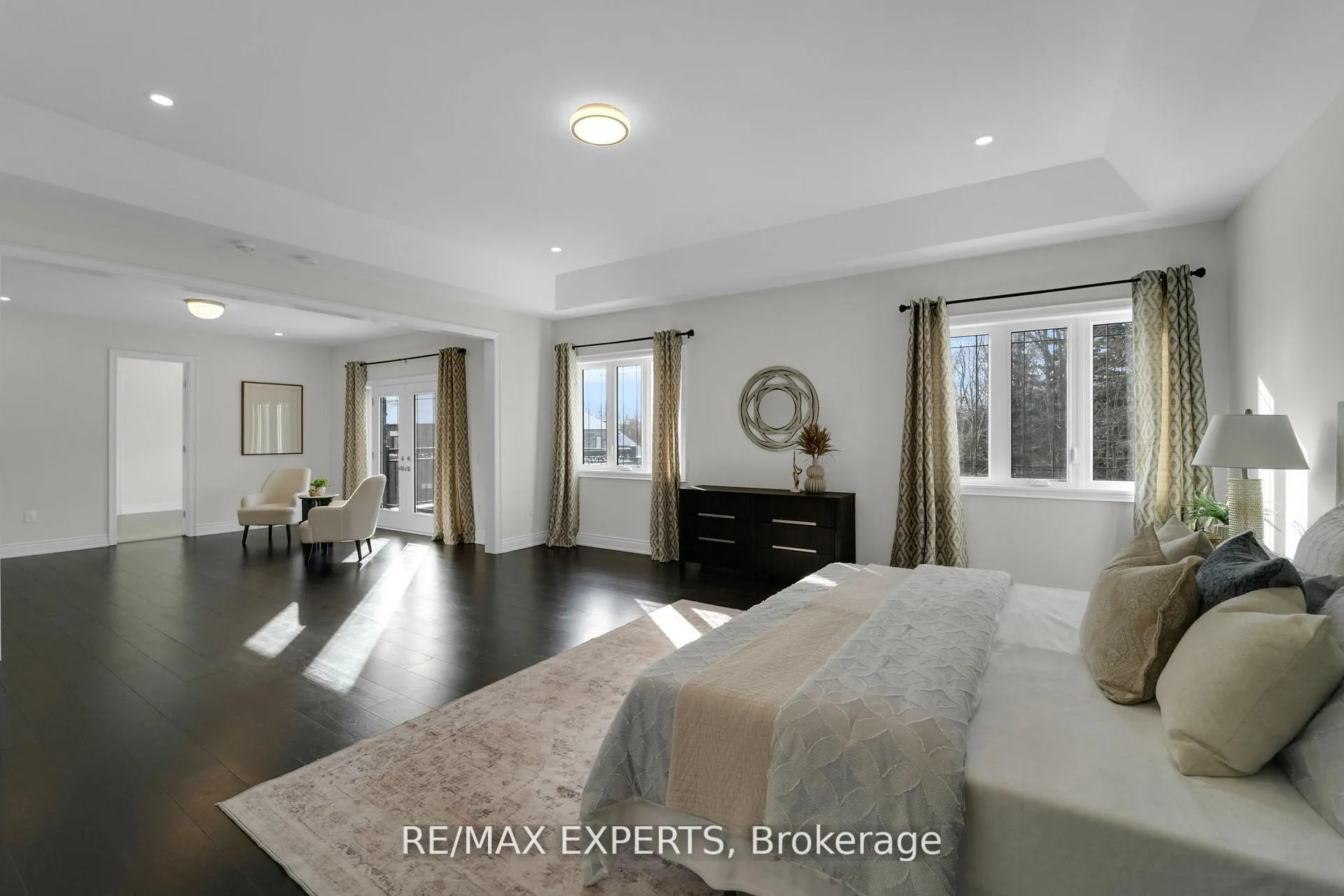 Photo 25 of 136 Lady Jessica Drive, Vaughan, Patterson — HOMEH