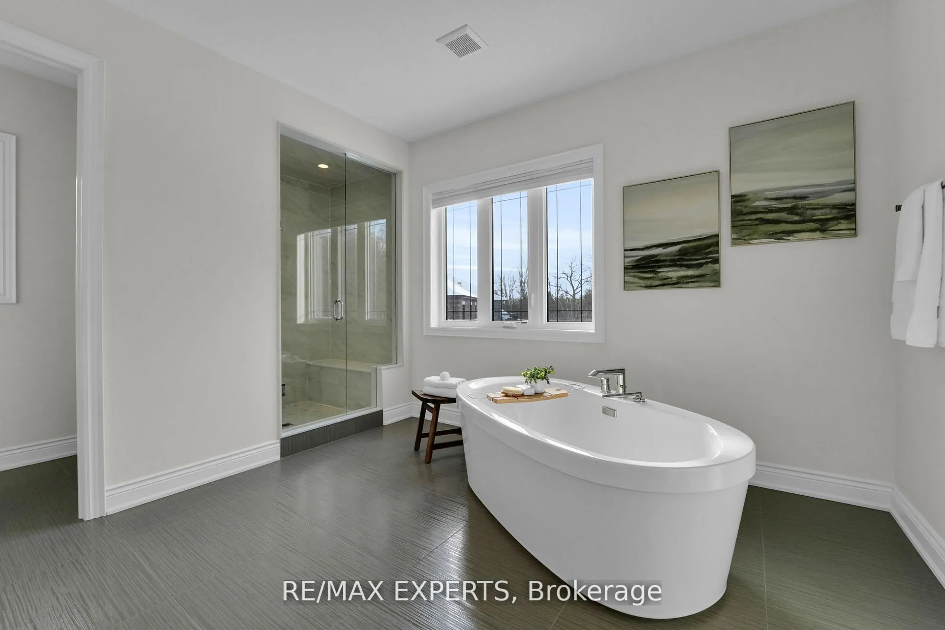 Photo 27 of 136 Lady Jessica Drive, Vaughan, Patterson — HOMEH