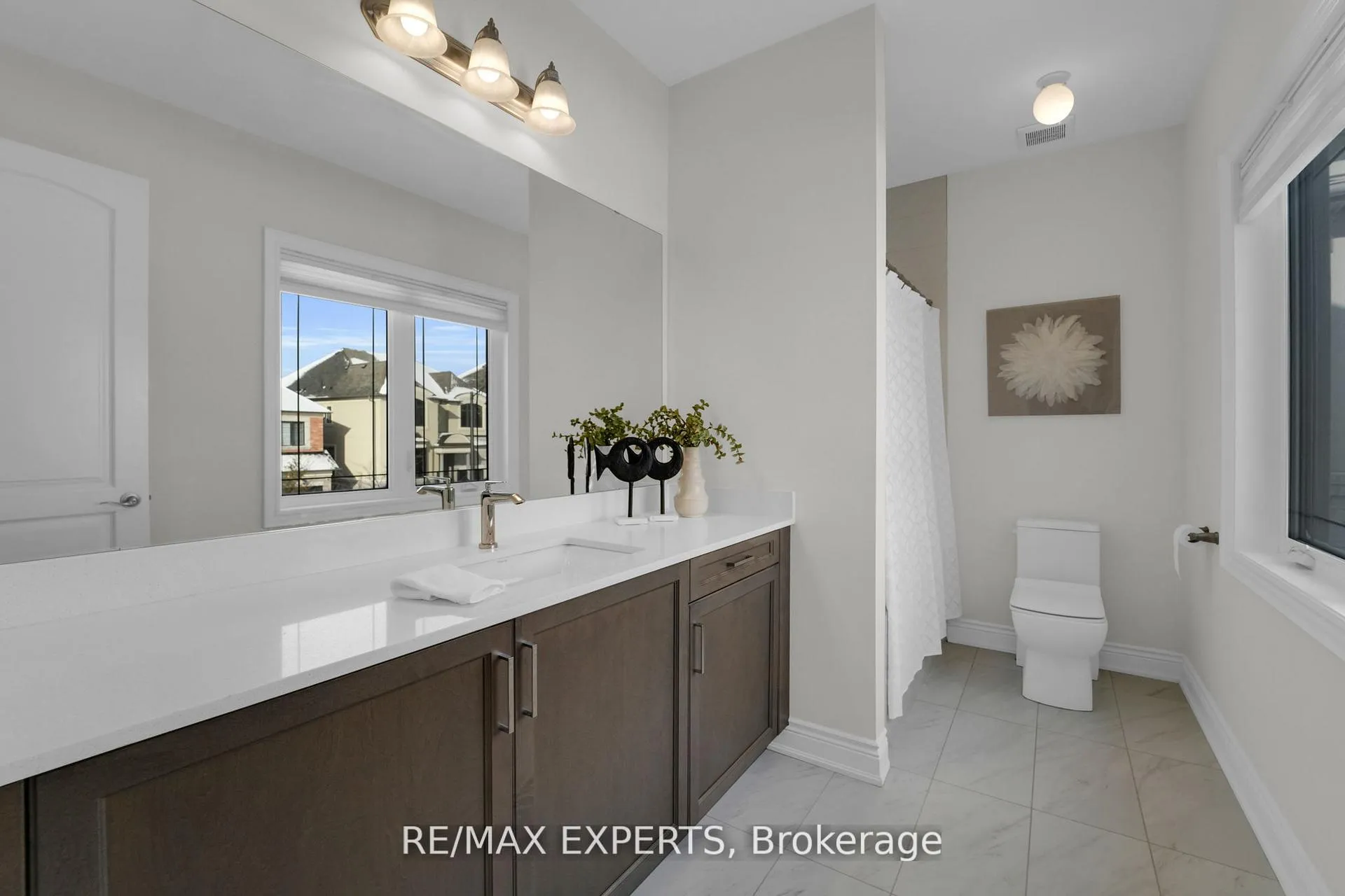 Photo 36 of 136 Lady Jessica Drive, Vaughan, Patterson — HOMEH