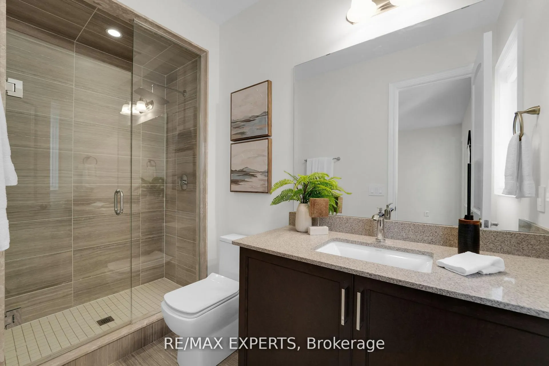 Photo 38 of 136 Lady Jessica Drive, Vaughan, Patterson — HOMEH