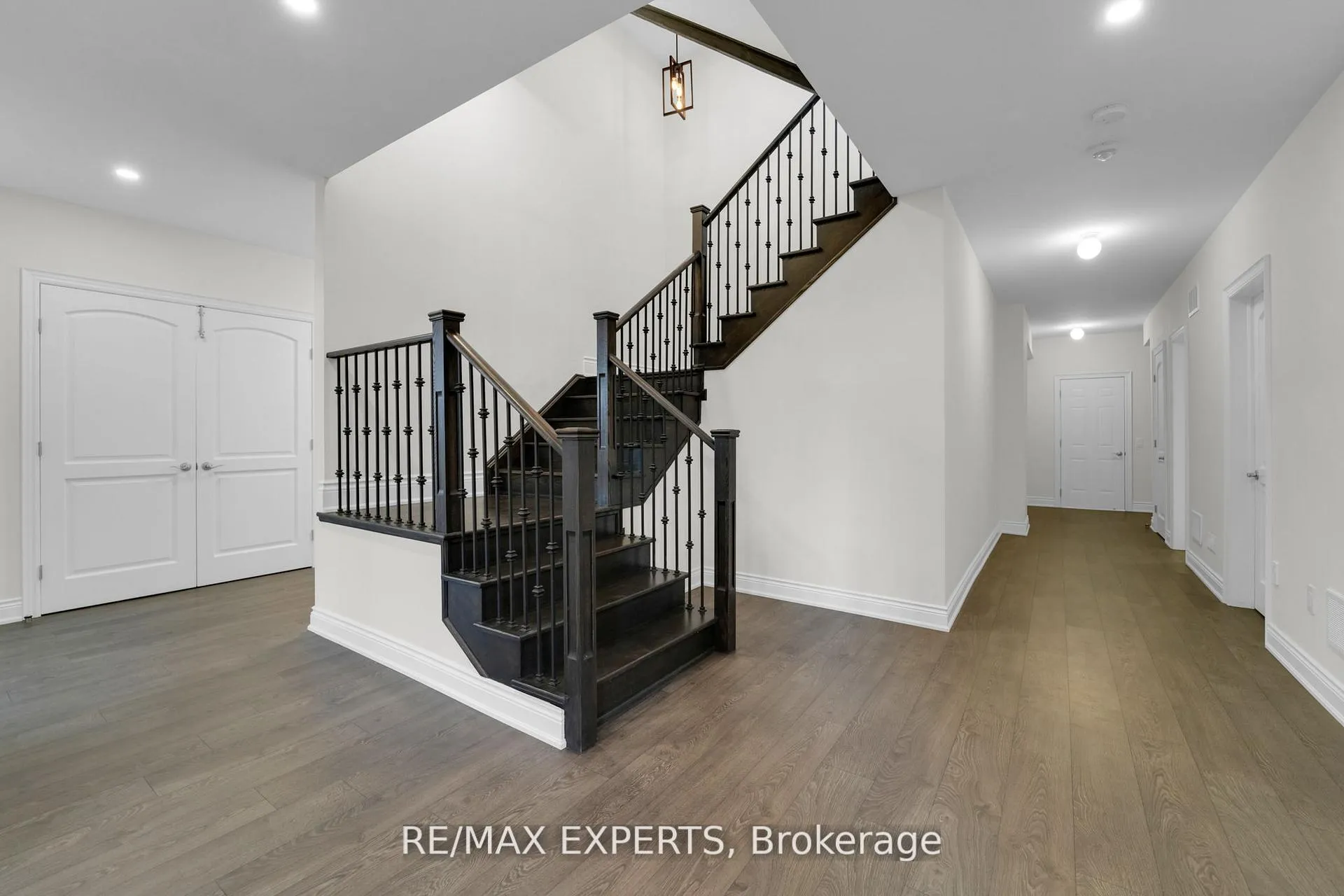 Photo 39 of 136 Lady Jessica Drive, Vaughan, Patterson — HOMEH