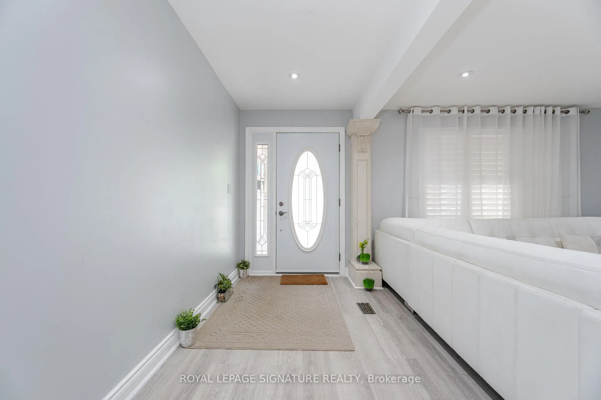 Photo 6 of 574 Antigua Crescent, Oshawa, Northglen — HOMEH