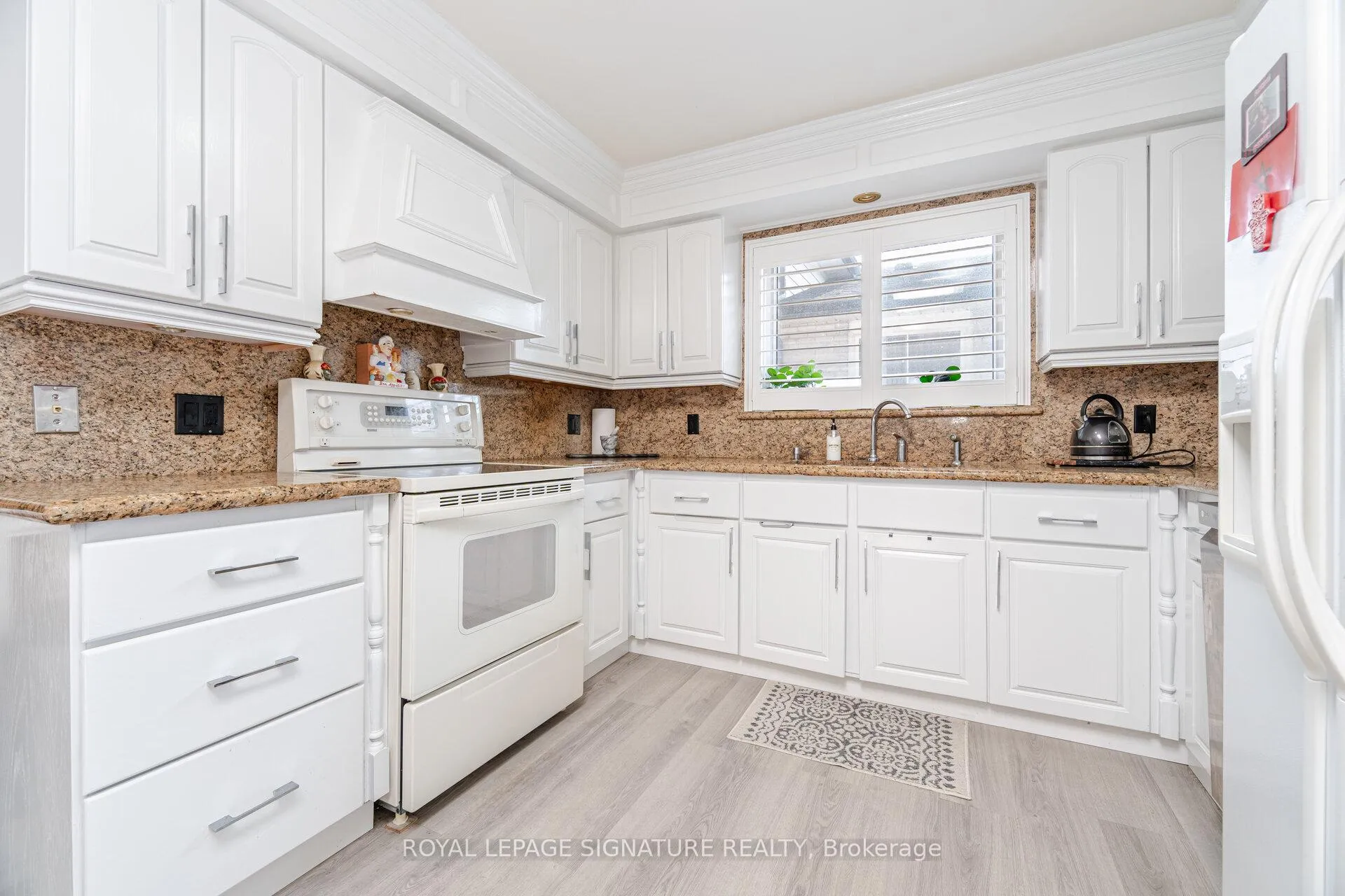 Photo 17 of 574 Antigua Crescent, Oshawa, Northglen — HOMEH