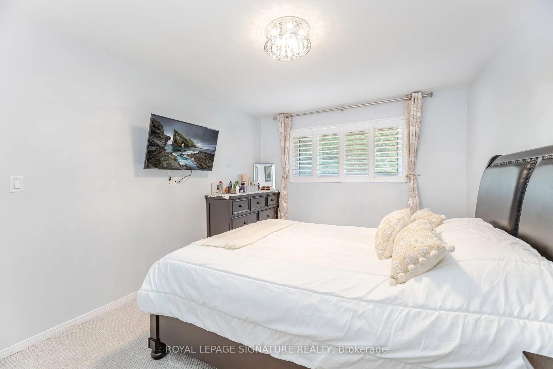Photo 21 of 574 Antigua Crescent, Oshawa, Northglen — HOMEH