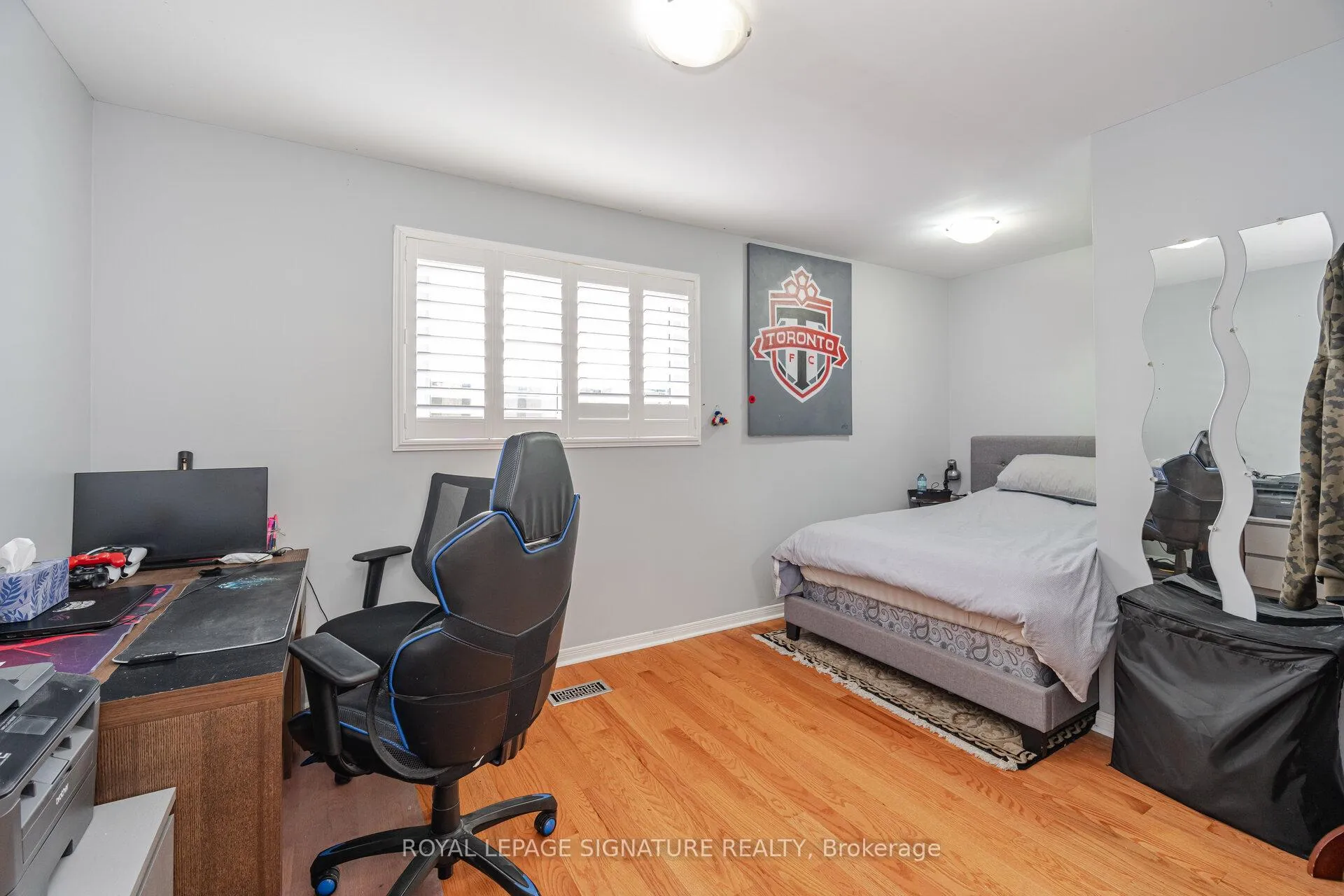 Photo 31 of 574 Antigua Crescent, Oshawa, Northglen — HOMEH
