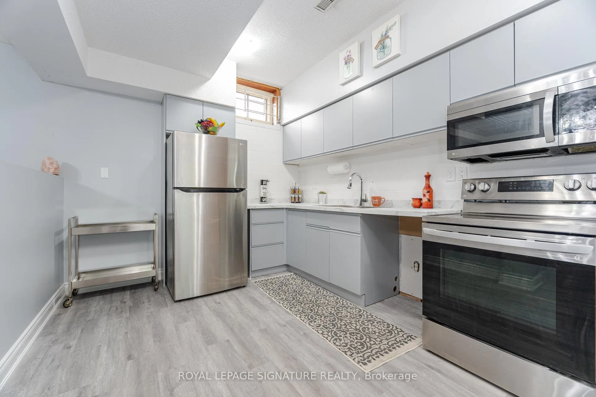Photo 35 of 574 Antigua Crescent, Oshawa, Northglen — HOMEH