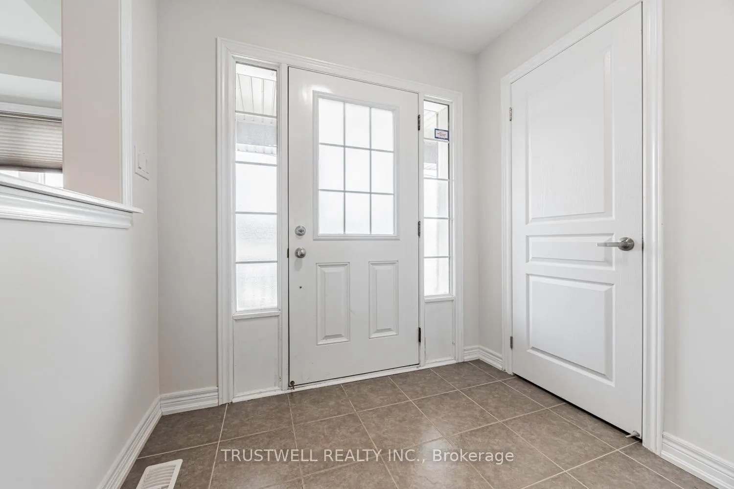 Photo 3 of 9154 Dufferin Street, Vaughan, Patterson — HOMEH