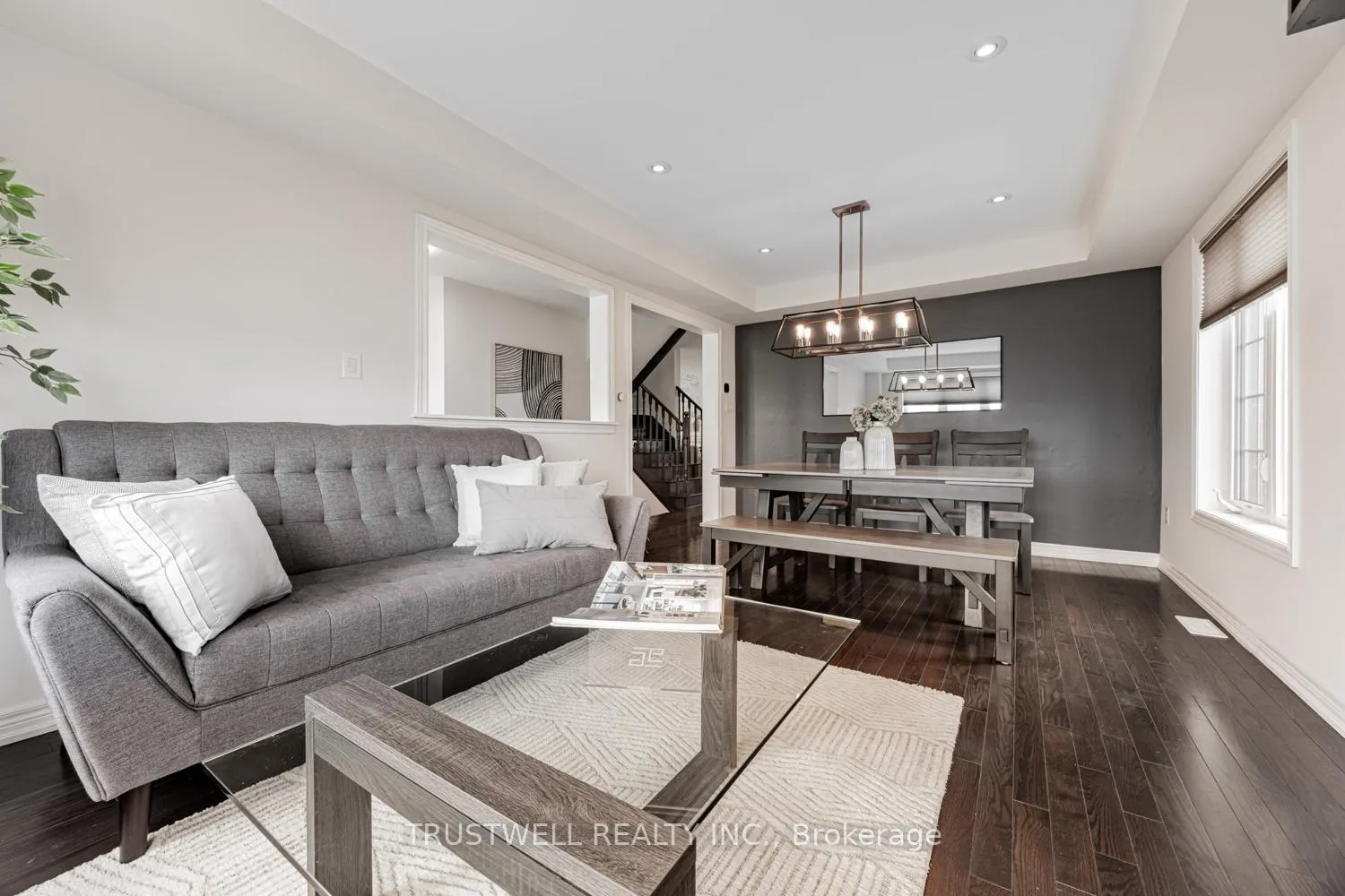 Photo 5 of 9154 Dufferin Street, Vaughan, Patterson — HOMEH