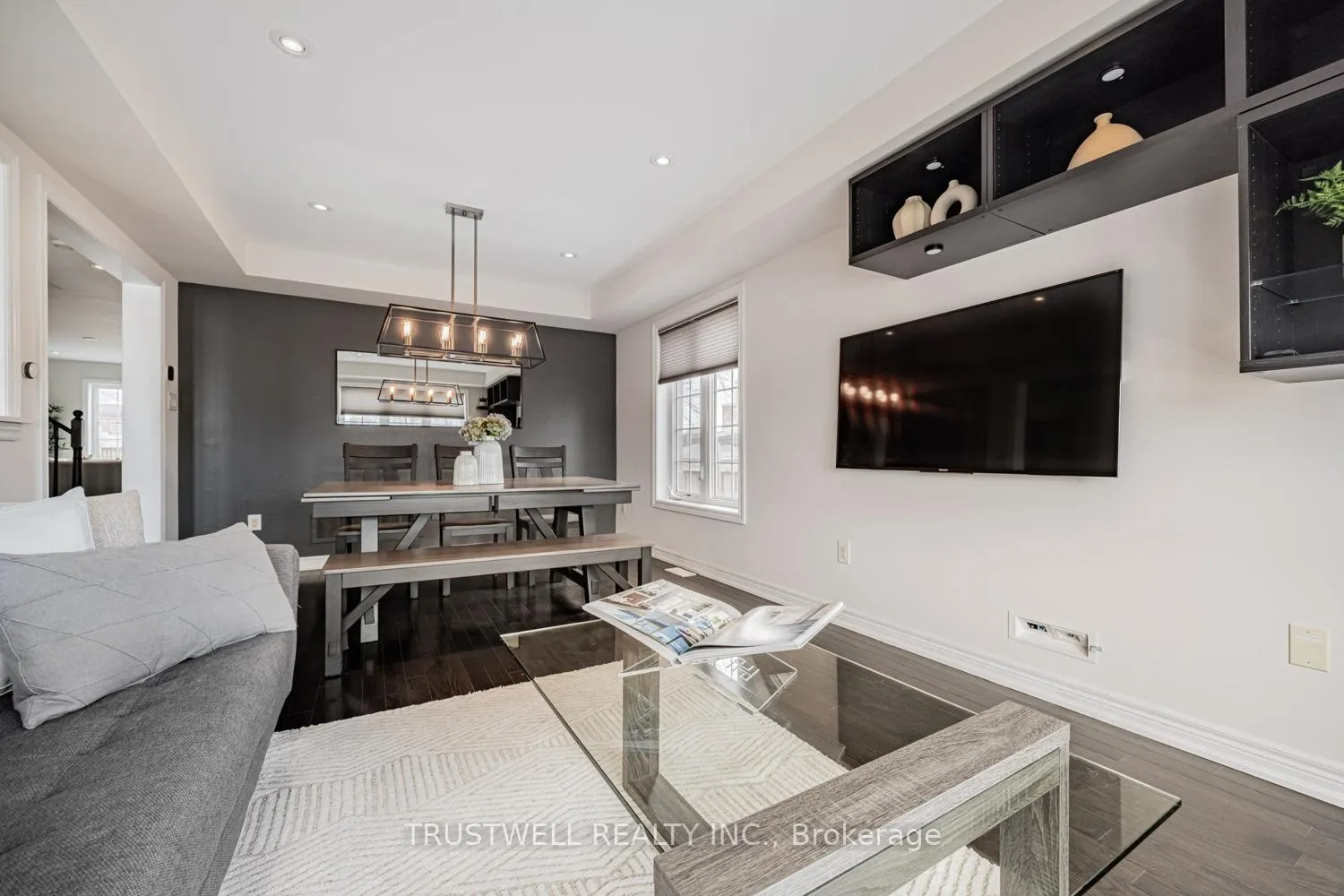 Photo 6 of 9154 Dufferin Street, Vaughan, Patterson — HOMEH