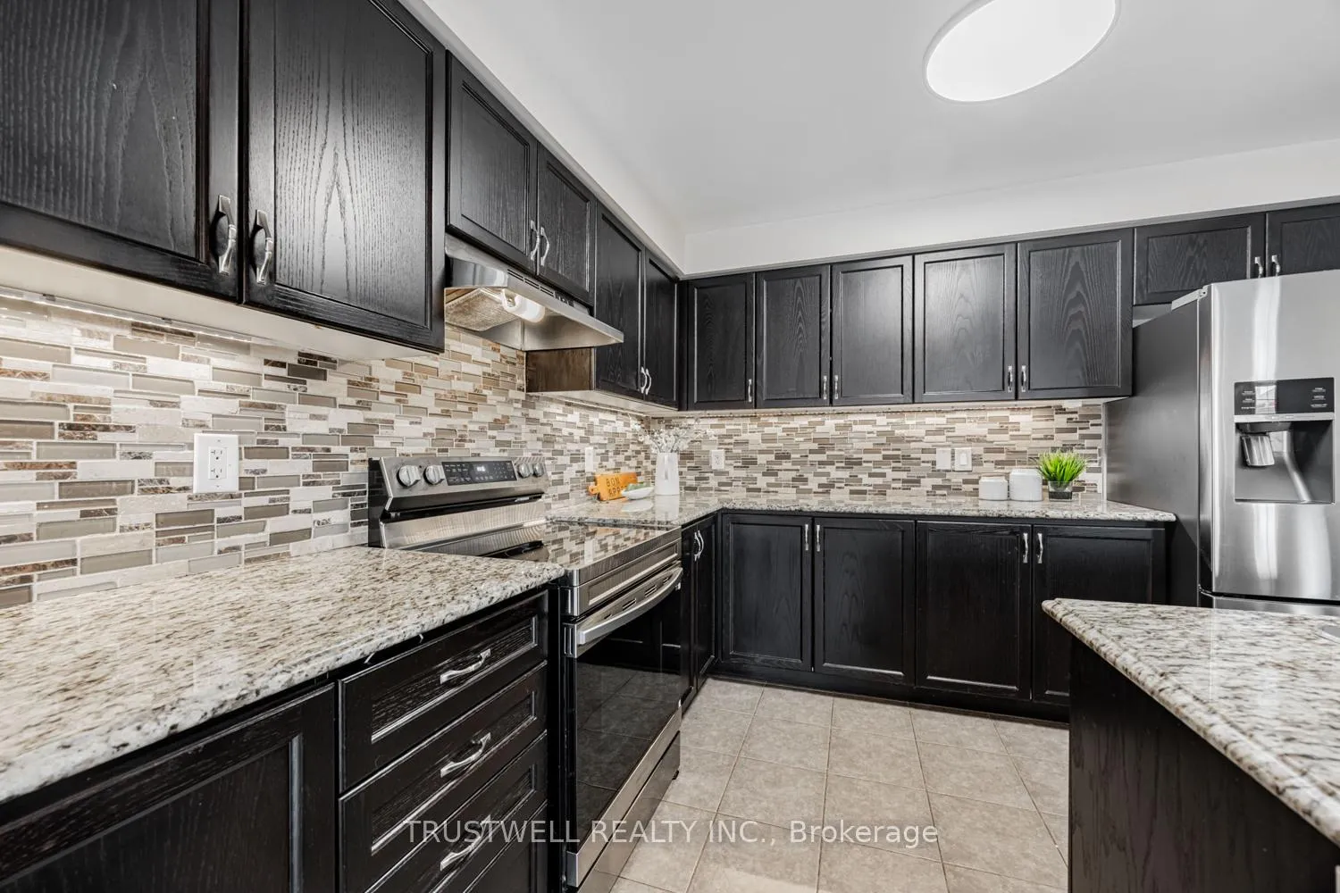 Photo 10 of 9154 Dufferin Street, Vaughan, Patterson — HOMEH