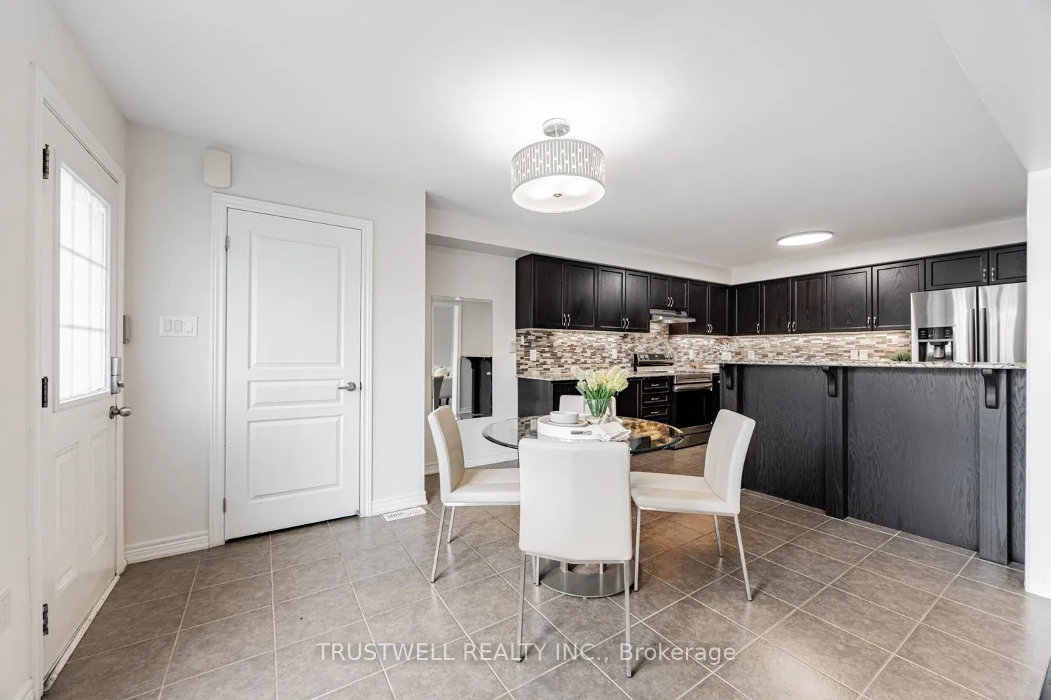 Photo 13 of 9154 Dufferin Street, Vaughan, Patterson — HOMEH