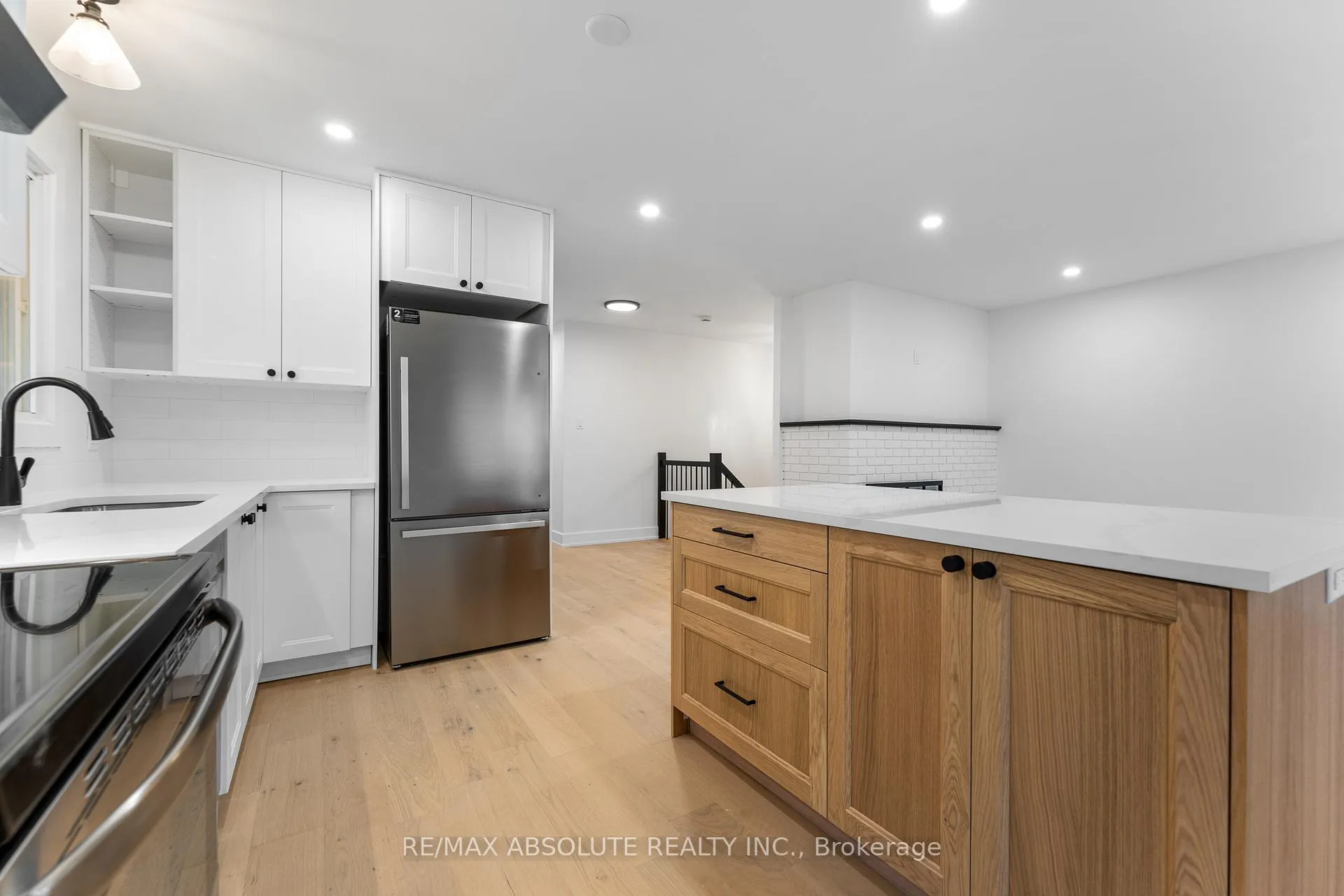Photo 5 of 14 Mulvagh Avenue, Ottawa, Borden Farm/Stewart Farm/Carleton Heights/Parkwood Hills — HOMEH