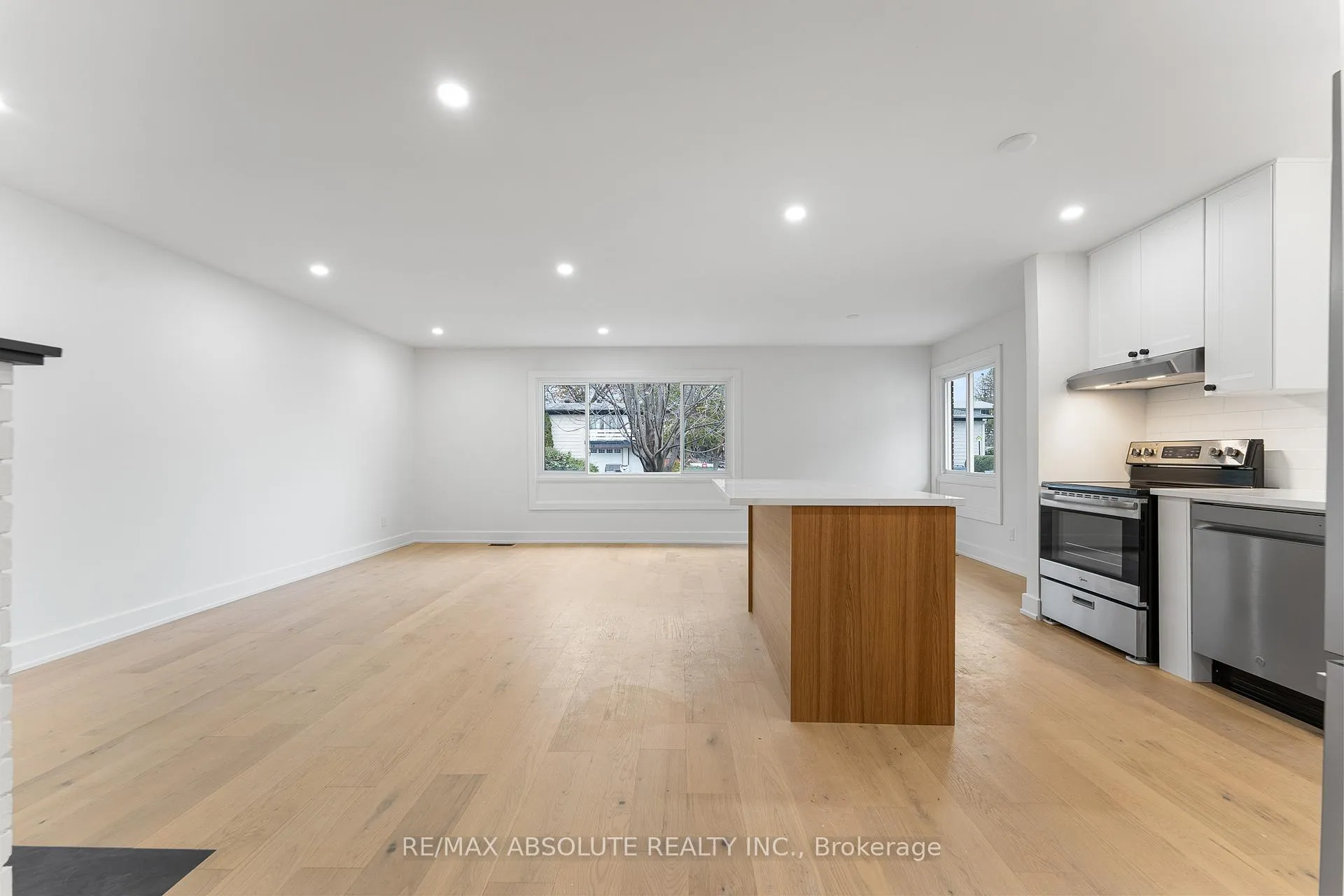 Photo 10 of 14 Mulvagh Avenue, Ottawa, Borden Farm/Stewart Farm/Carleton Heights/Parkwood Hills — HOMEH