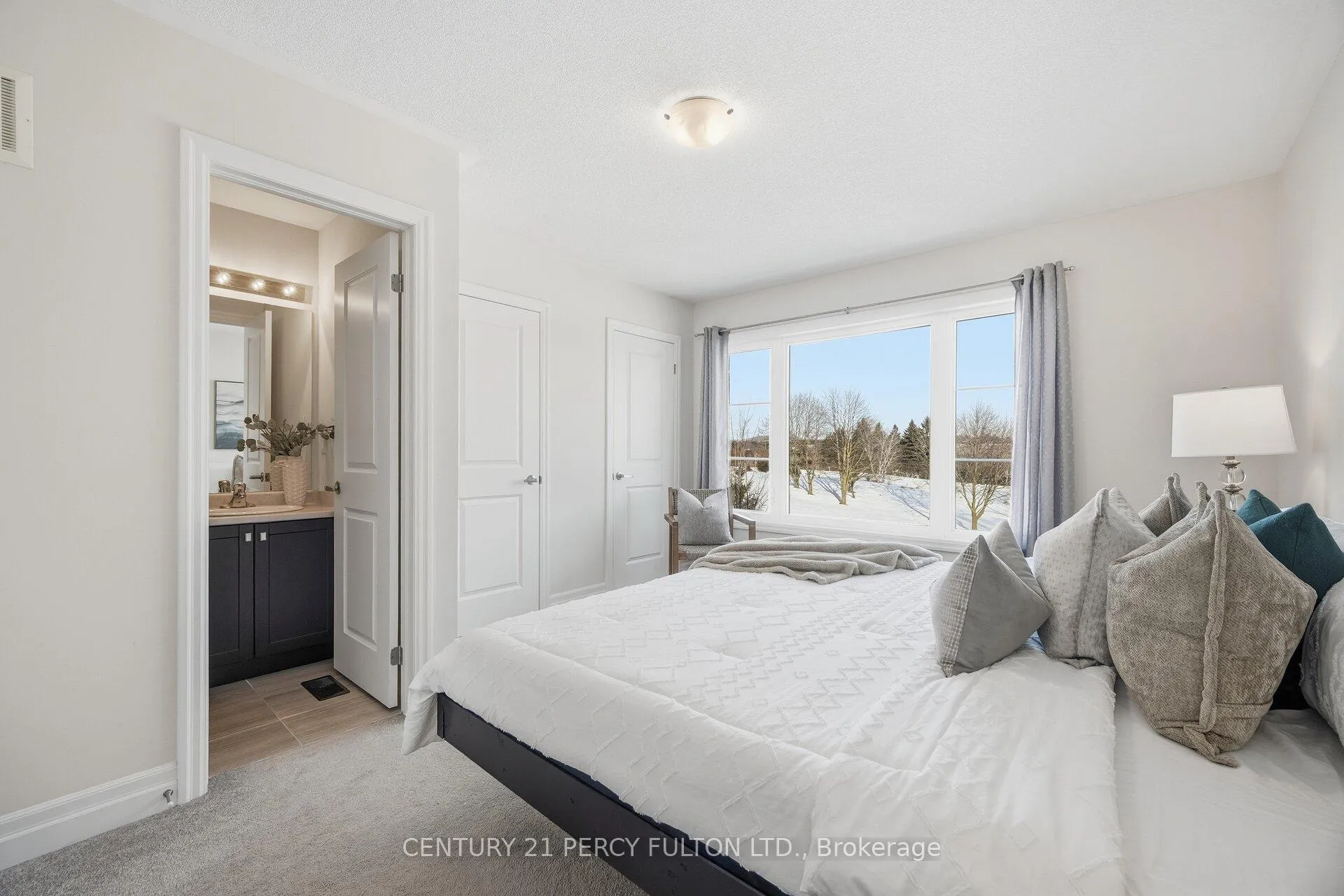Photo 23 of Unit 2, 384 Arctic Red Drive, Oshawa, Windfields — HOMEH