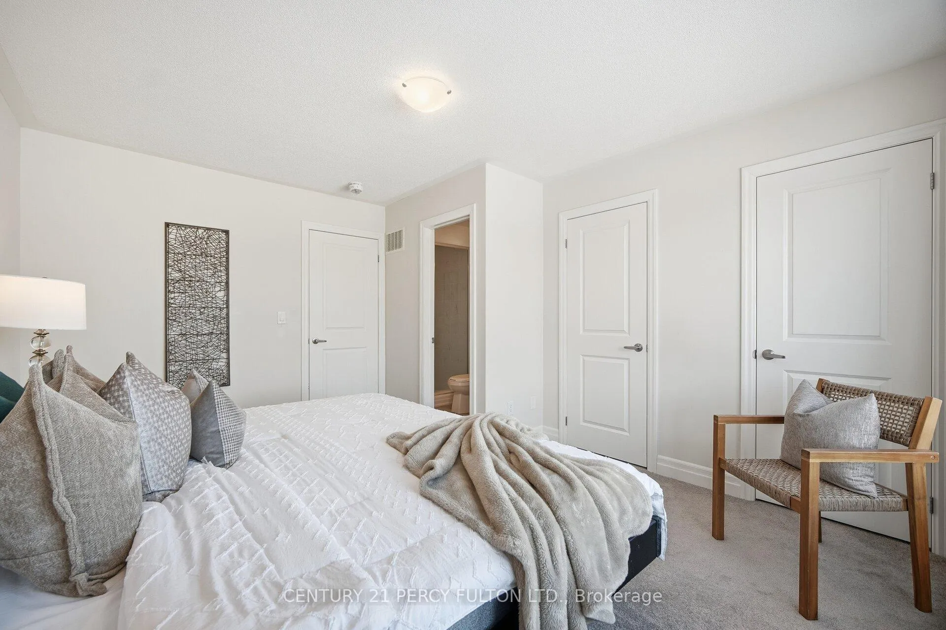 Photo 24 of Unit 2, 384 Arctic Red Drive, Oshawa, Windfields — HOMEH