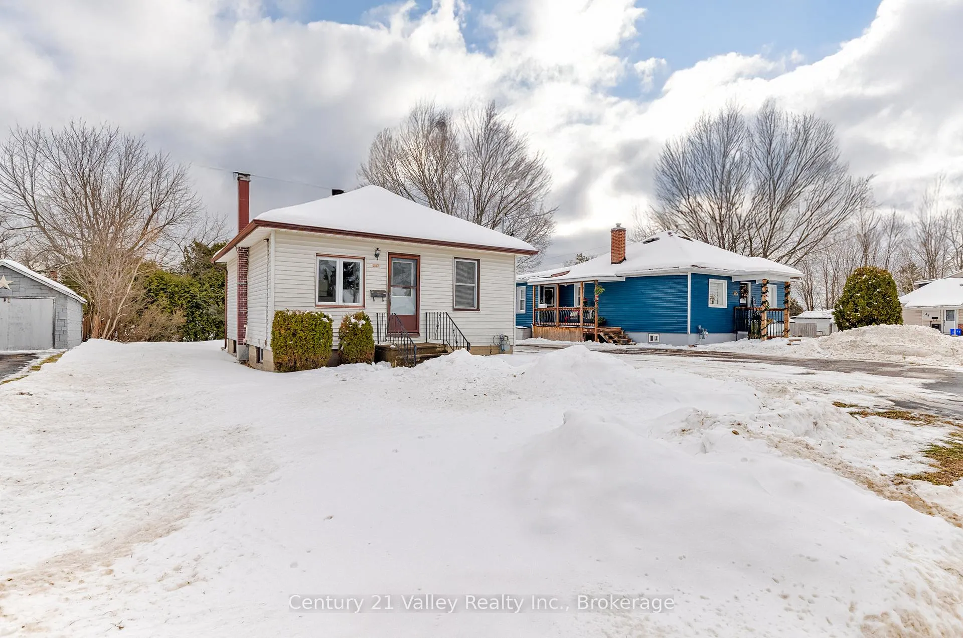 Photo 4 of 347 Joffre Avenue, Renfrew — HOMEH