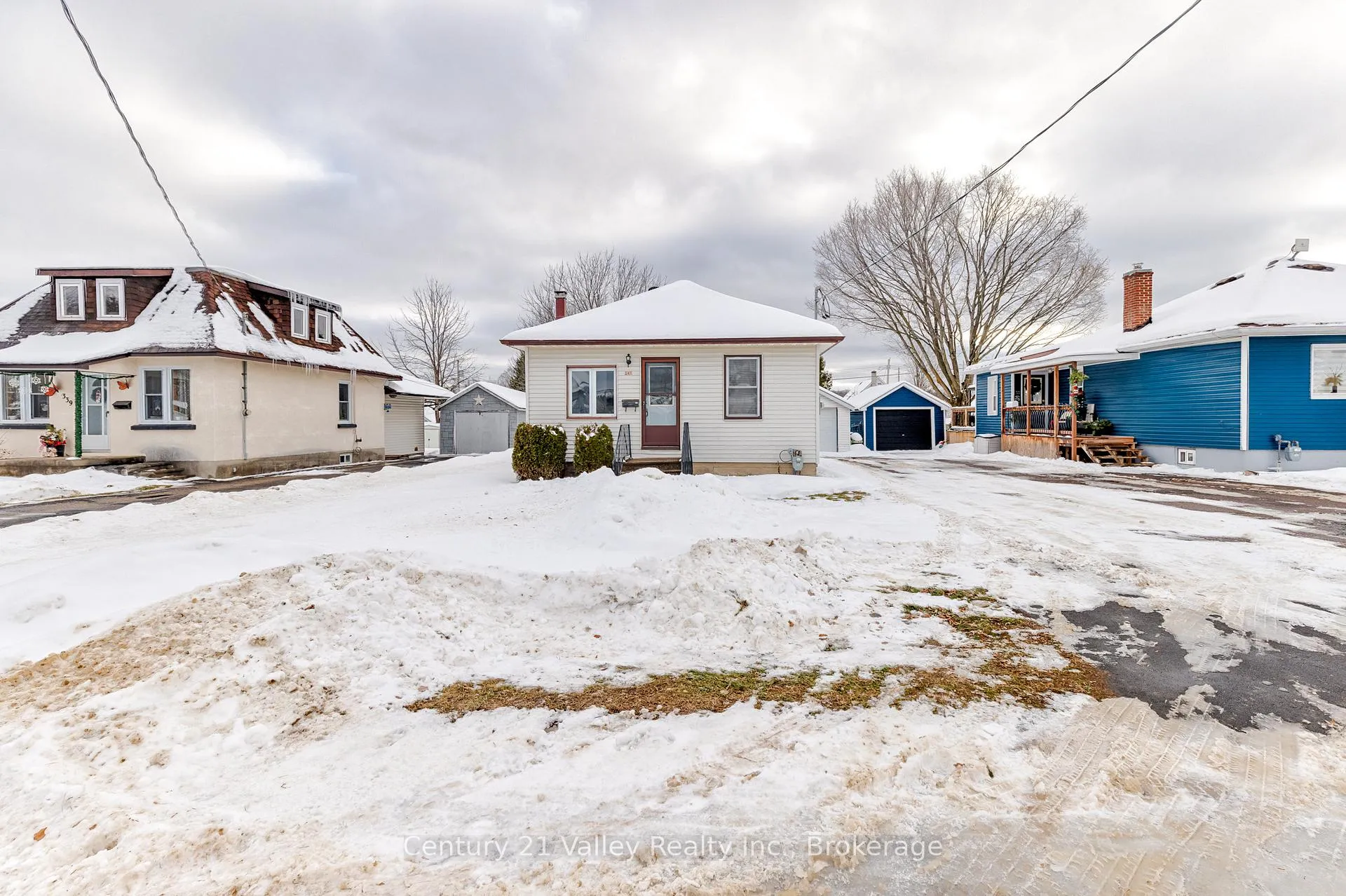 Photo 5 of 347 Joffre Avenue, Renfrew — HOMEH